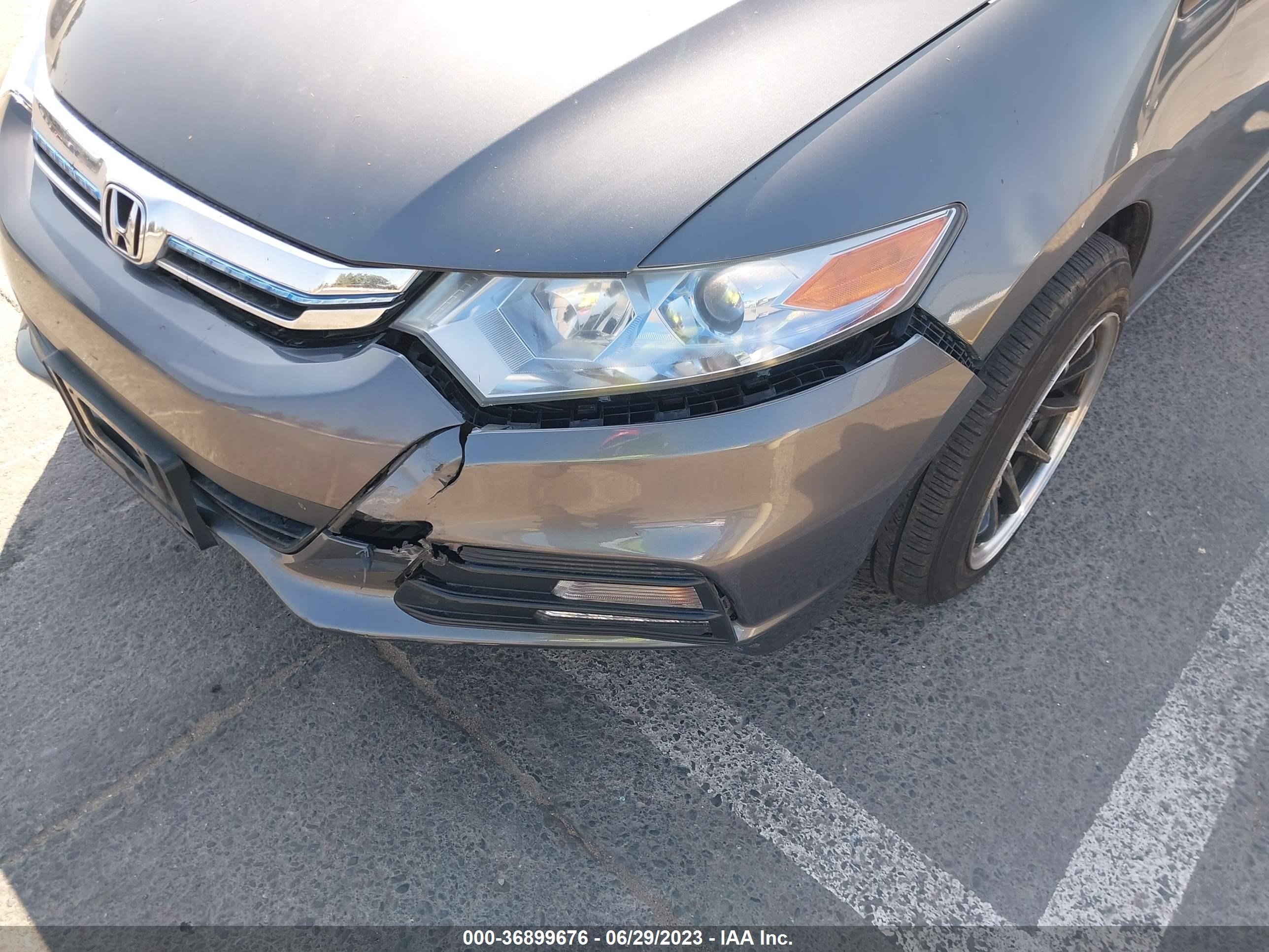 Photo 5 VIN: JHMZE2H32CS000334 - HONDA INSIGHT 