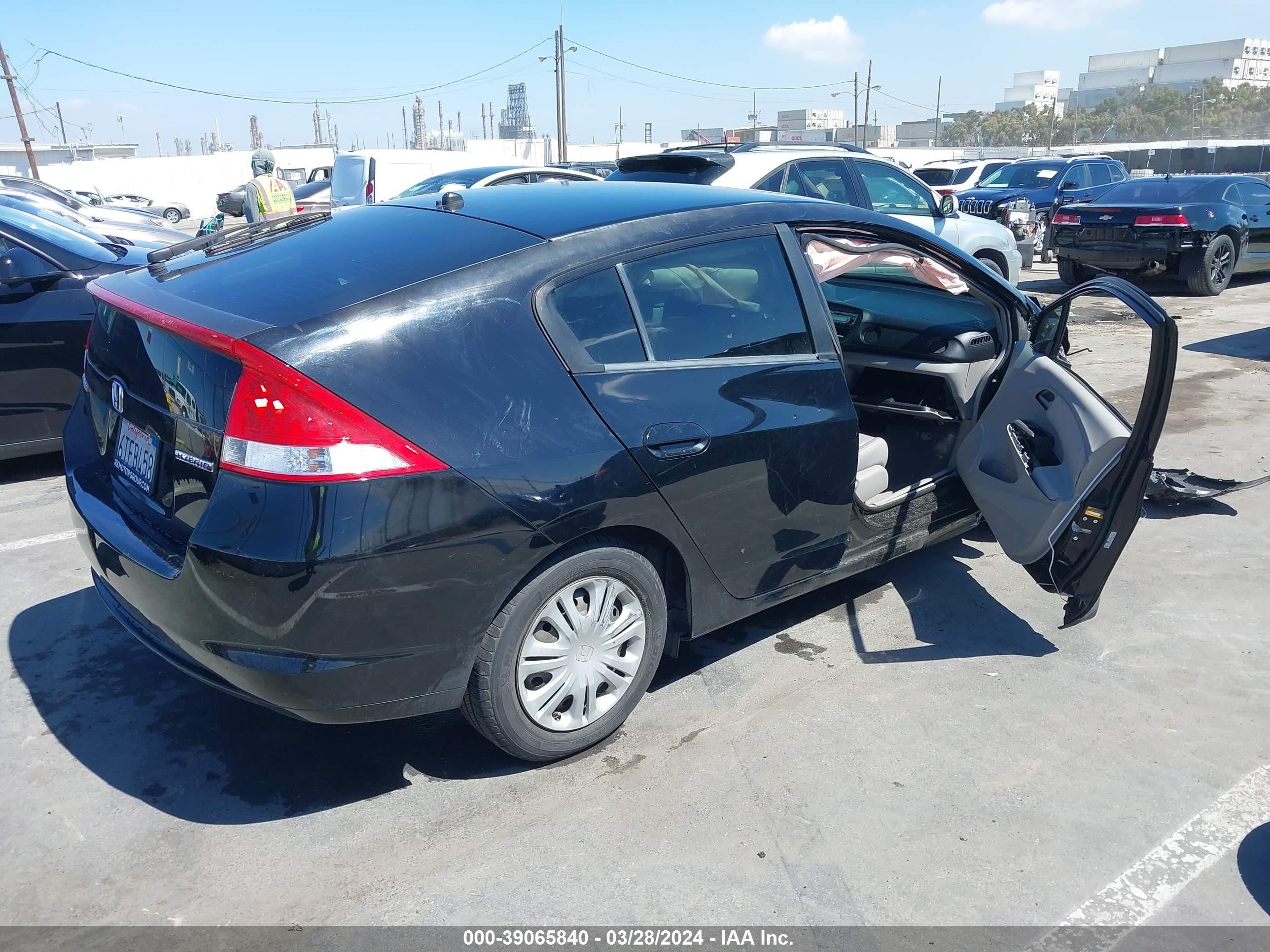 Photo 3 VIN: JHMZE2H34BS010958 - HONDA INSIGHT 