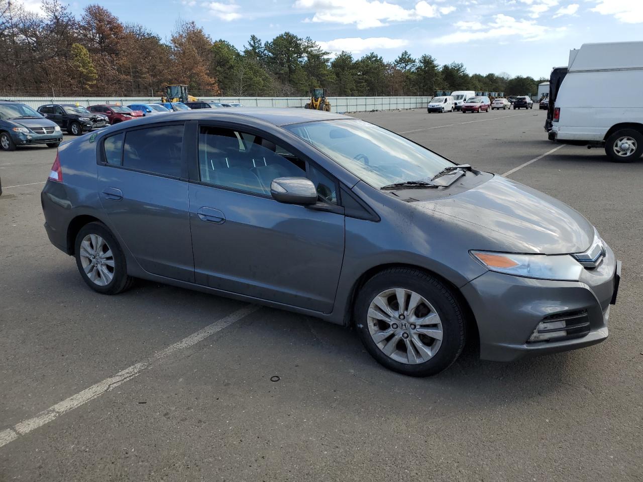 Photo 3 VIN: JHMZE2H70CS000867 - HONDA INSIGHT 