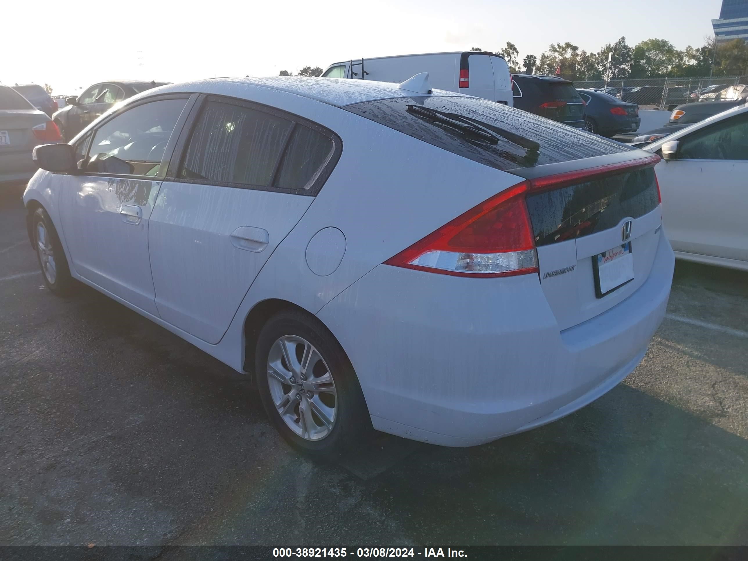 Photo 2 VIN: JHMZE2H71AS042235 - HONDA INSIGHT 