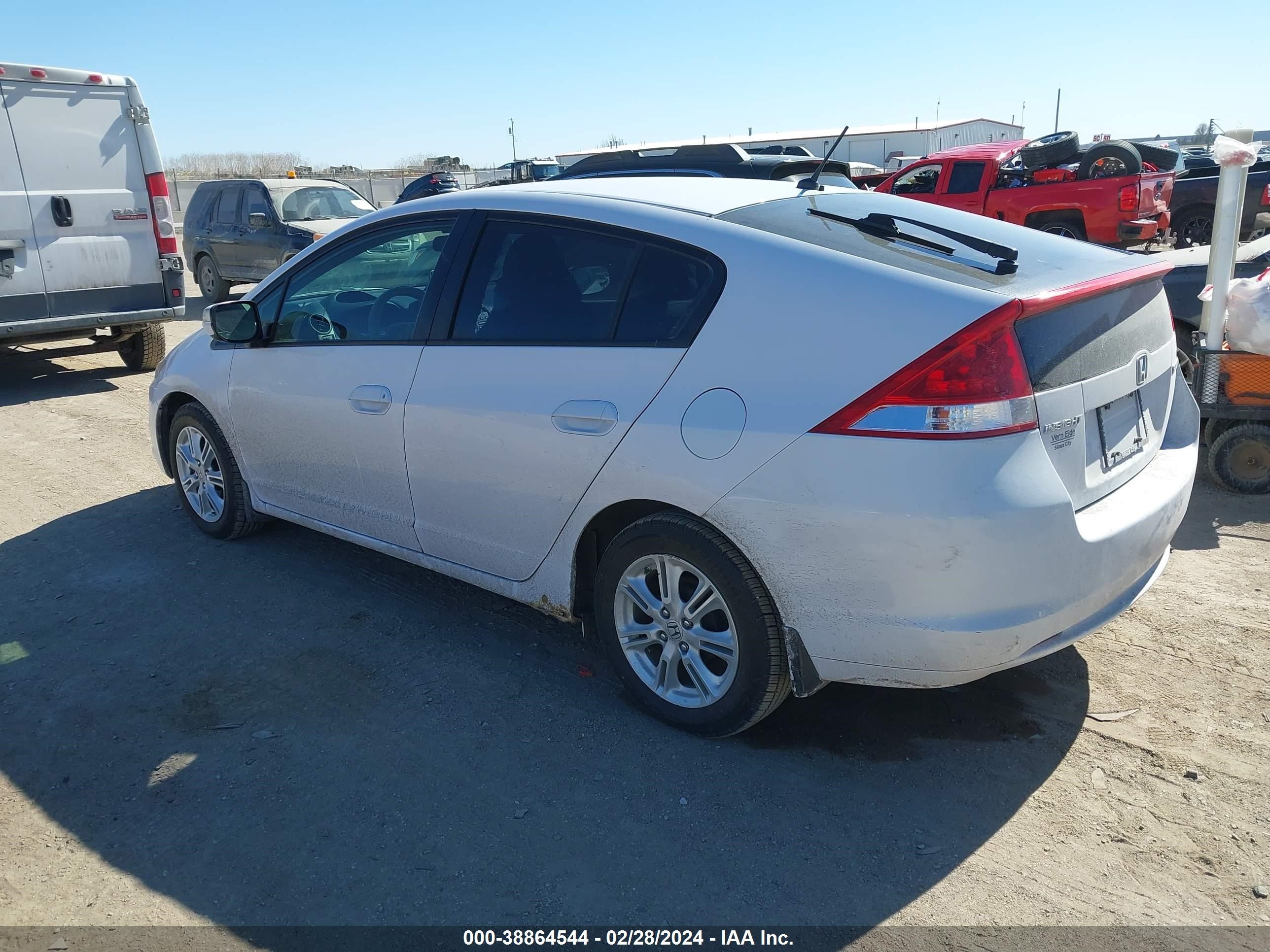 Photo 2 VIN: JHMZE2H72AS010667 - HONDA INSIGHT 