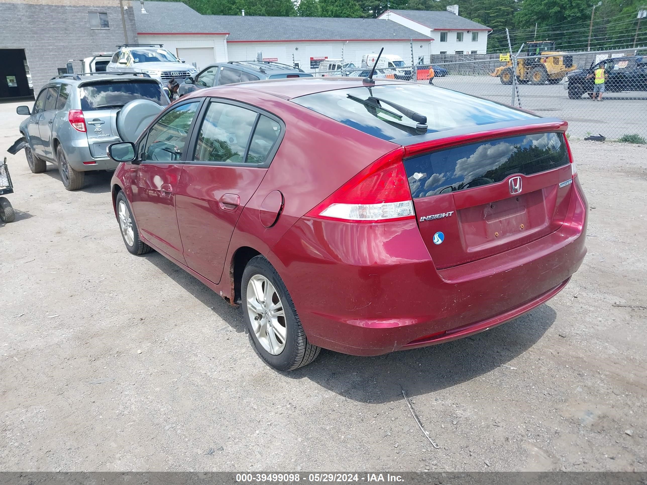 Photo 2 VIN: JHMZE2H74AS033688 - HONDA INSIGHT 