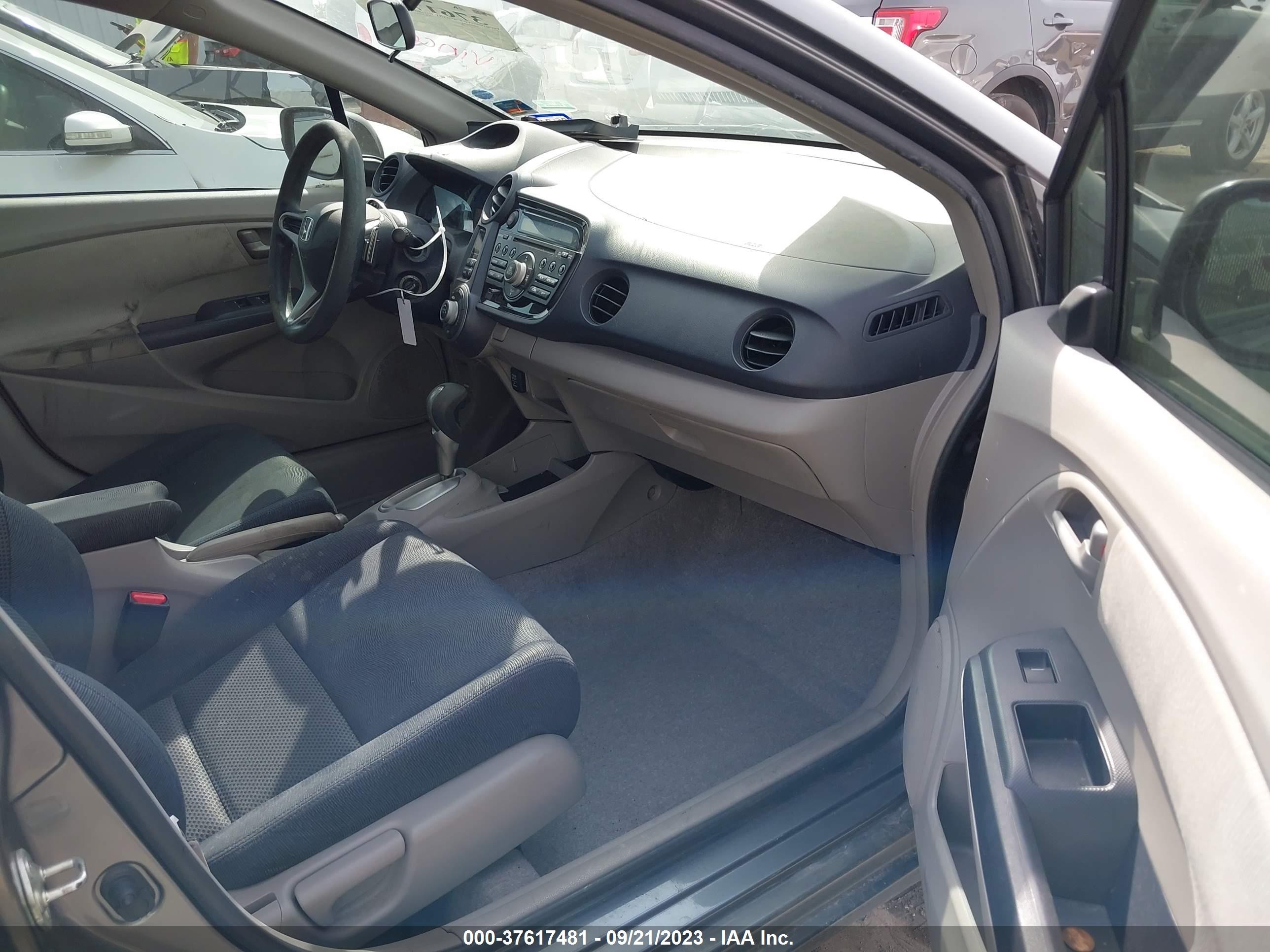 Photo 4 VIN: JHMZE2H74AS037708 - HONDA INSIGHT 