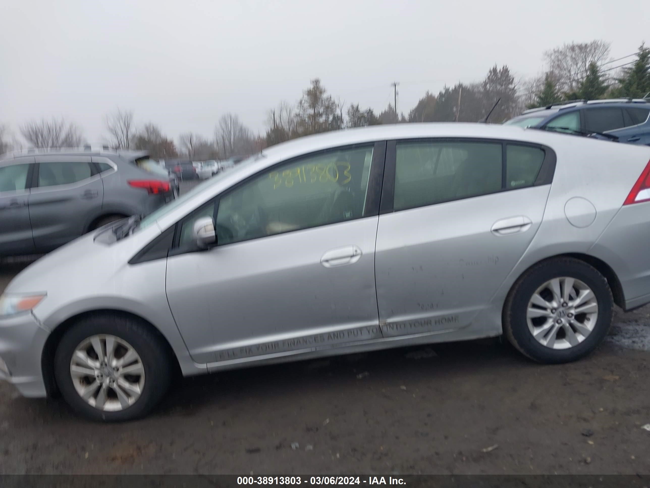 Photo 13 VIN: JHMZE2H74DS004101 - HONDA INSIGHT 