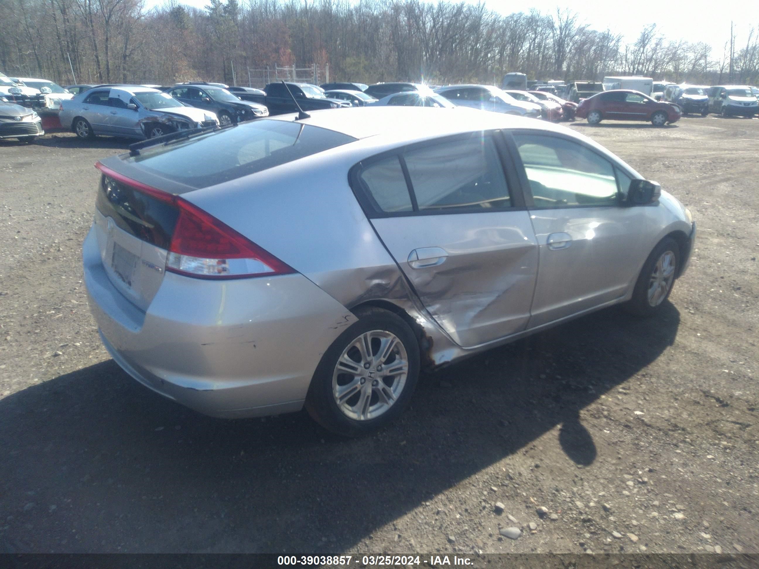 Photo 3 VIN: JHMZE2H75AS001686 - HONDA INSIGHT 