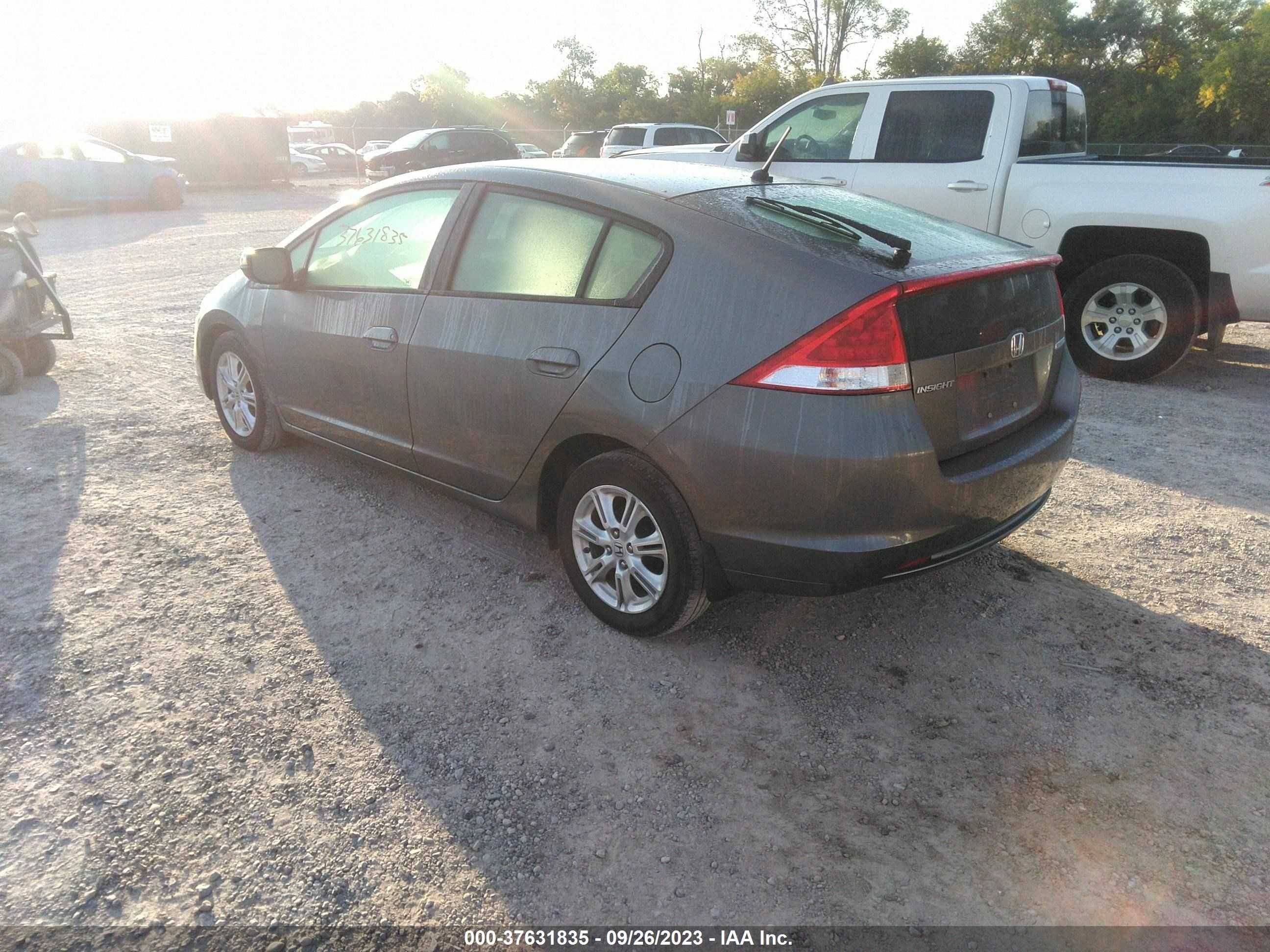 Photo 2 VIN: JHMZE2H76AS023034 - HONDA INSIGHT 