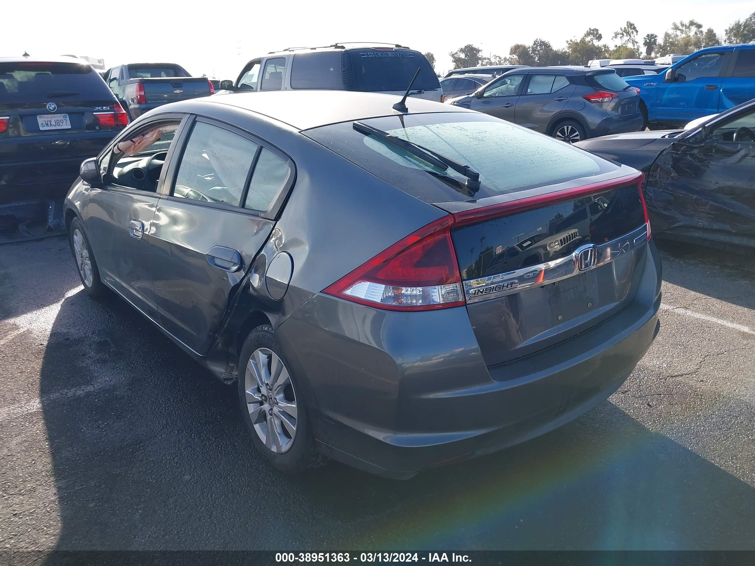 Photo 2 VIN: JHMZE2H79CS000513 - HONDA INSIGHT 