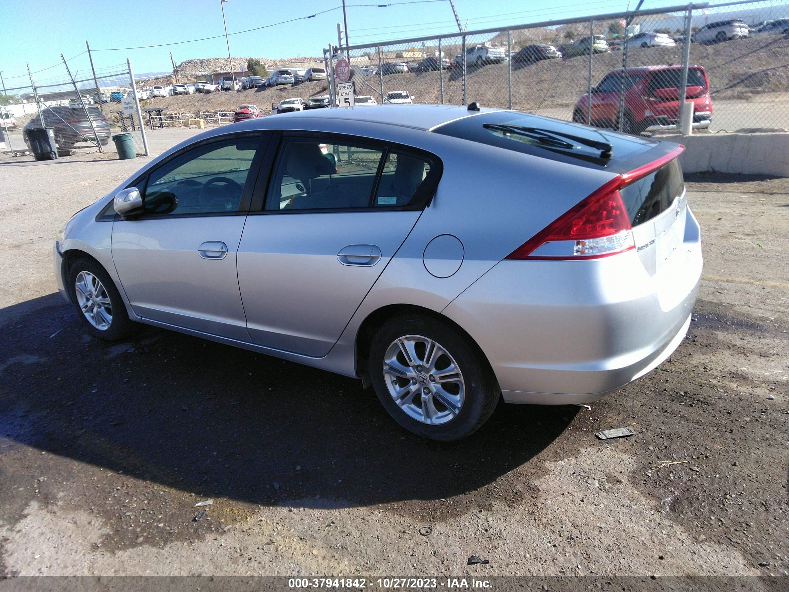 Photo 2 VIN: JHMZE2H7XAS003868 - HONDA INSIGHT 