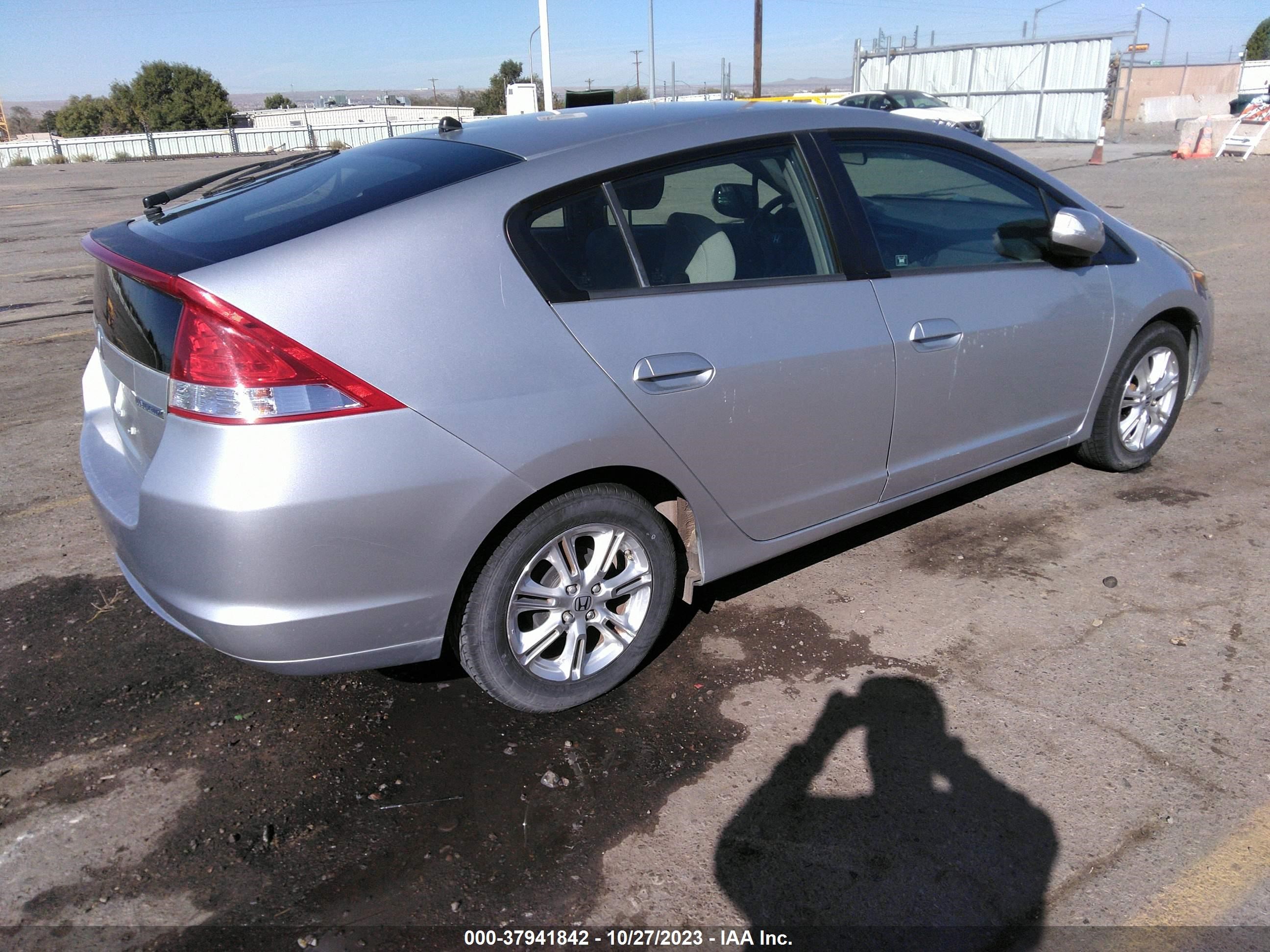 Photo 3 VIN: JHMZE2H7XAS003868 - HONDA INSIGHT 