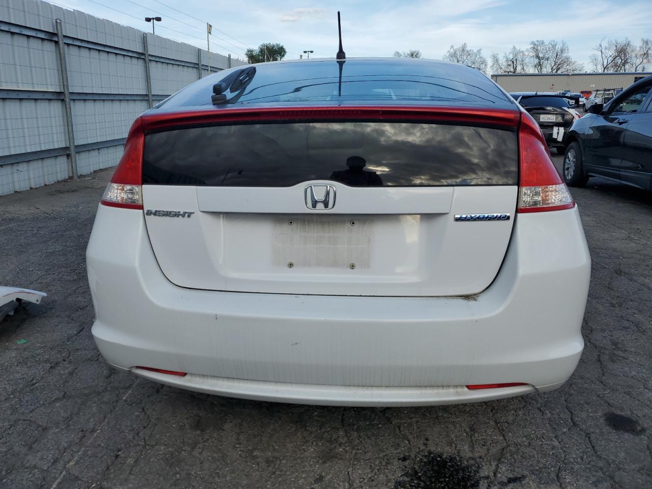 Photo 5 VIN: JHMZE2H7XAS033341 - HONDA INSIGHT 