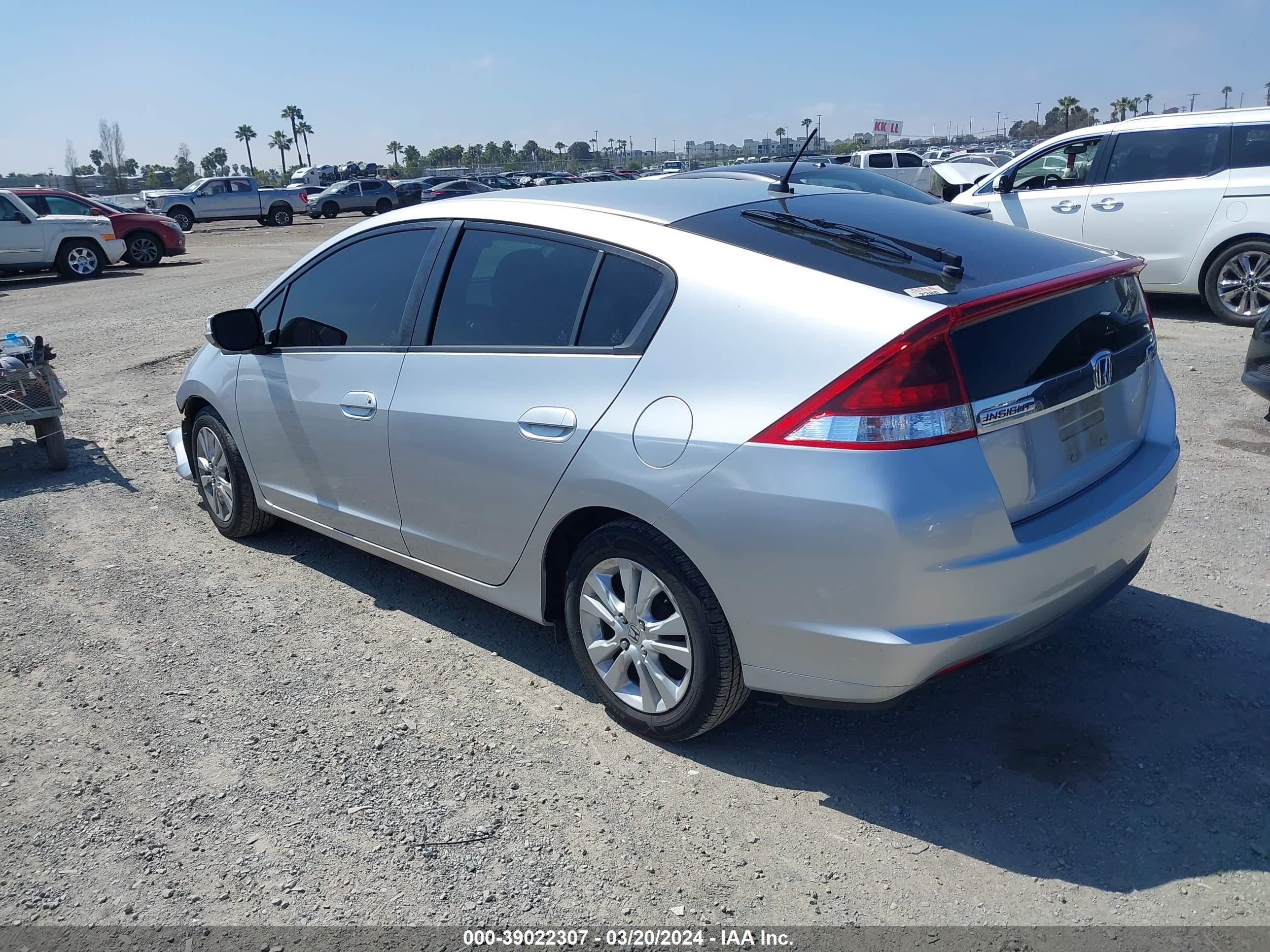 Photo 2 VIN: JHMZE2H7XDS001977 - HONDA INSIGHT 