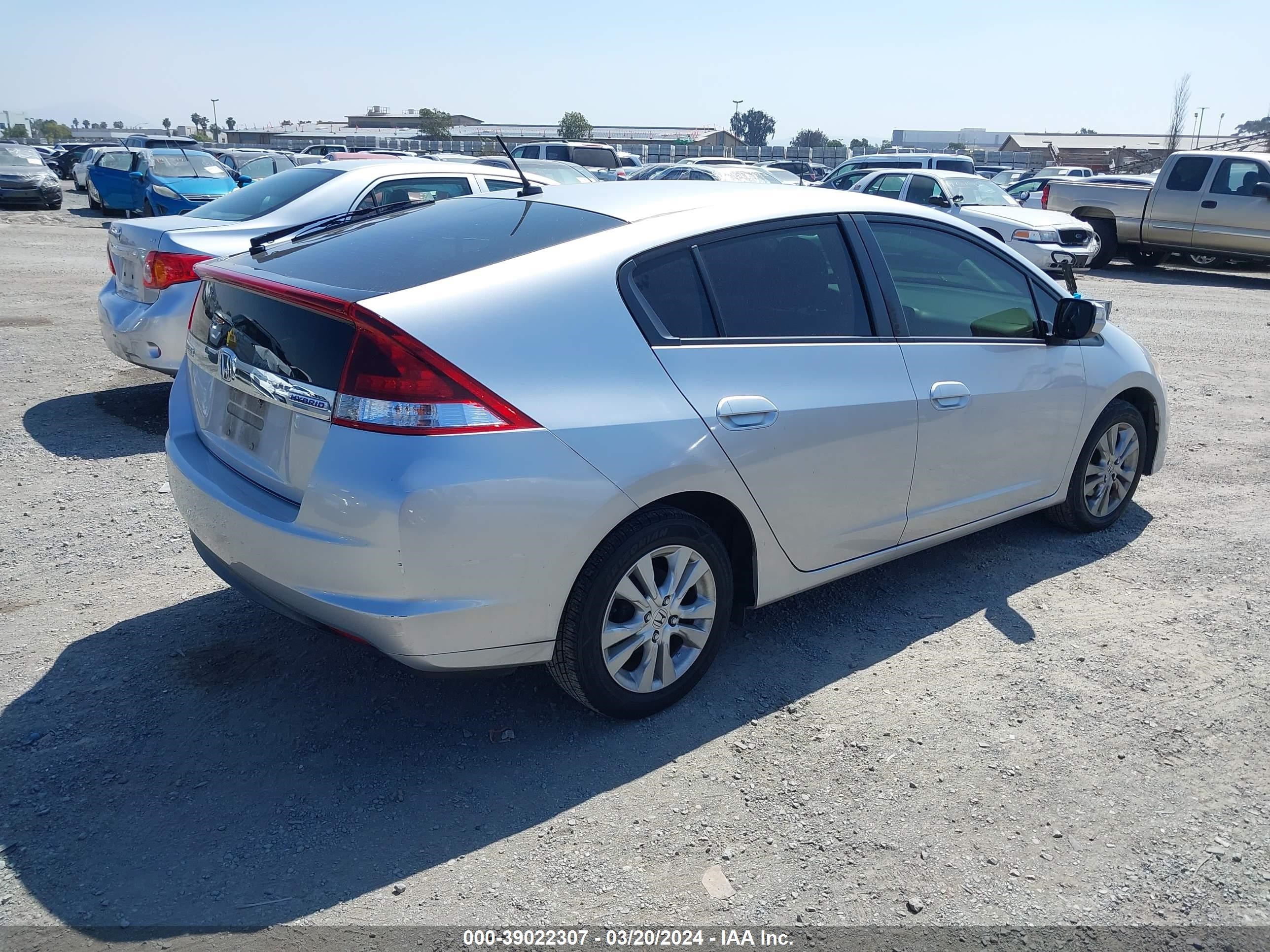 Photo 3 VIN: JHMZE2H7XDS001977 - HONDA INSIGHT 