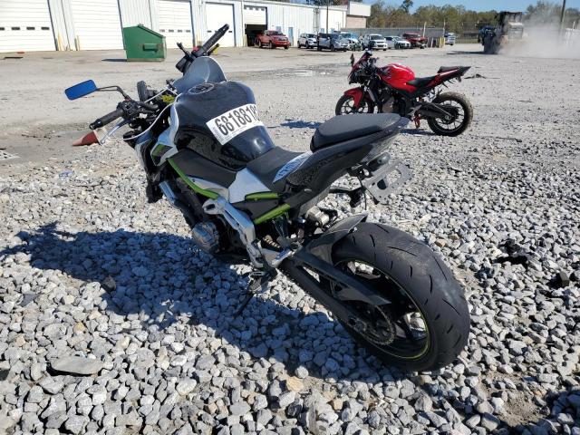 Photo 2 VIN: JKAZR2B18HDA15541 - KAWASAKI ZR900 