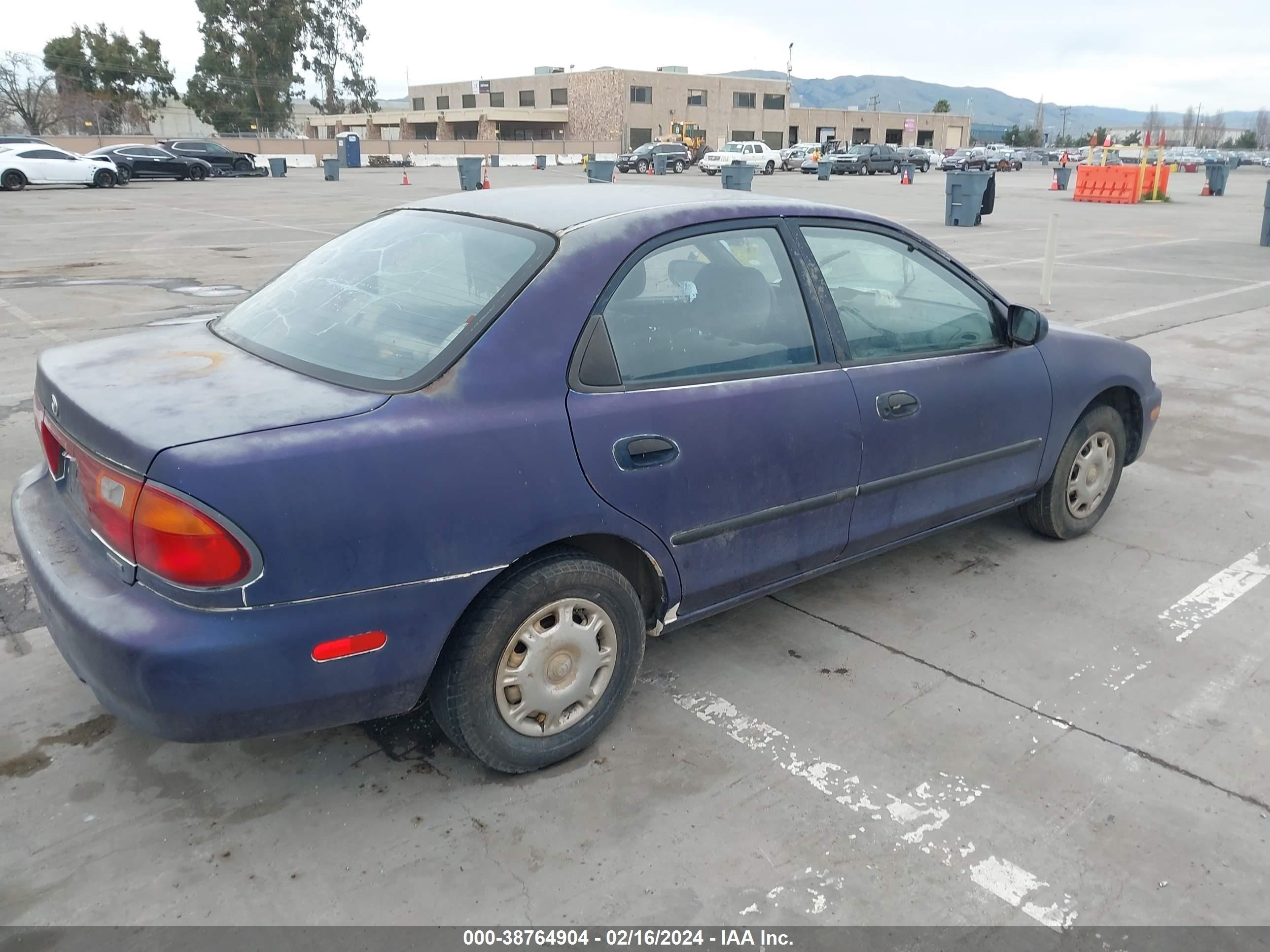 Photo 3 VIN: JM1BA1412S0133425 - MAZDA PROTEGE 