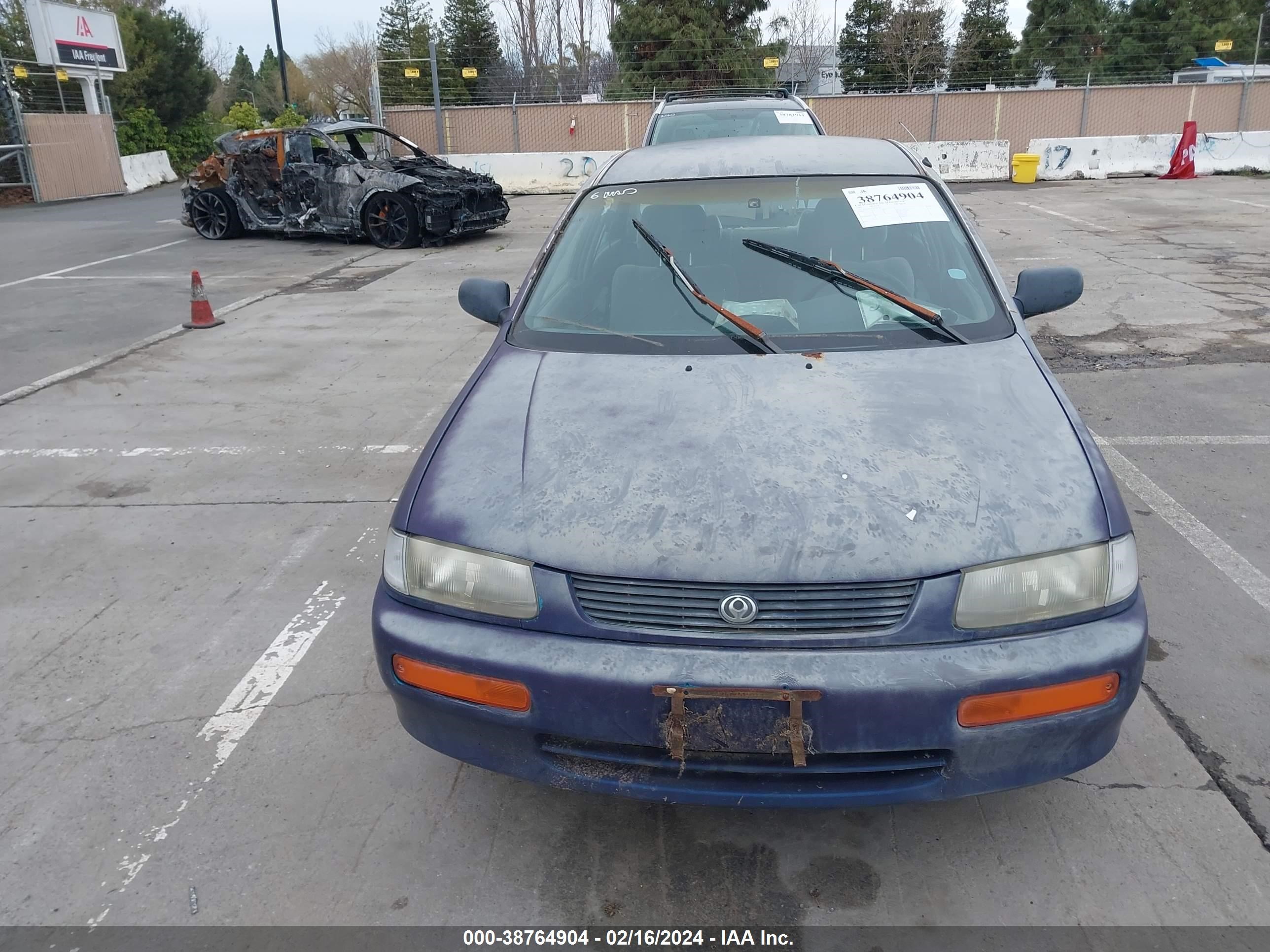 Photo 5 VIN: JM1BA1412S0133425 - MAZDA PROTEGE 