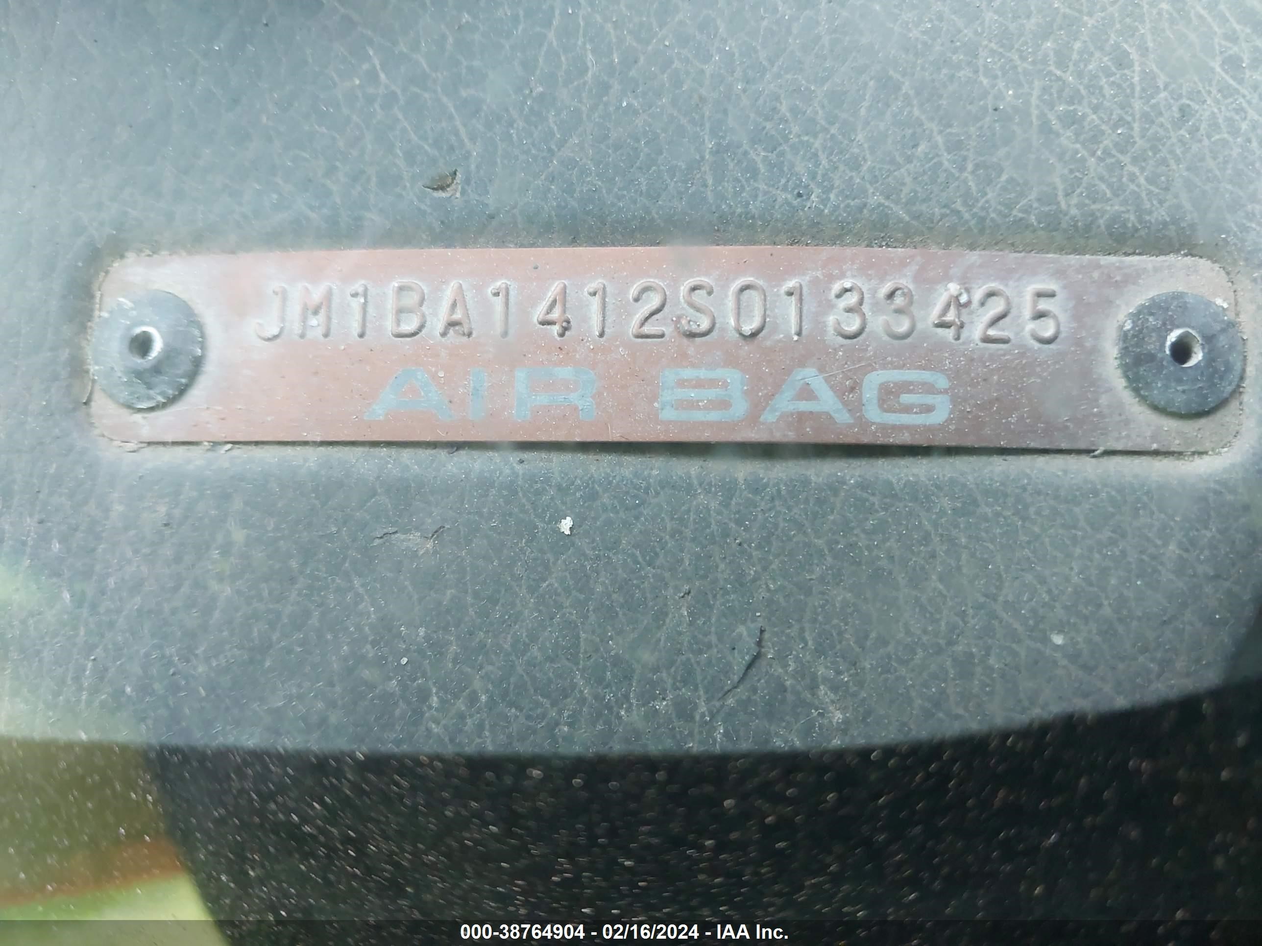 Photo 8 VIN: JM1BA1412S0133425 - MAZDA PROTEGE 