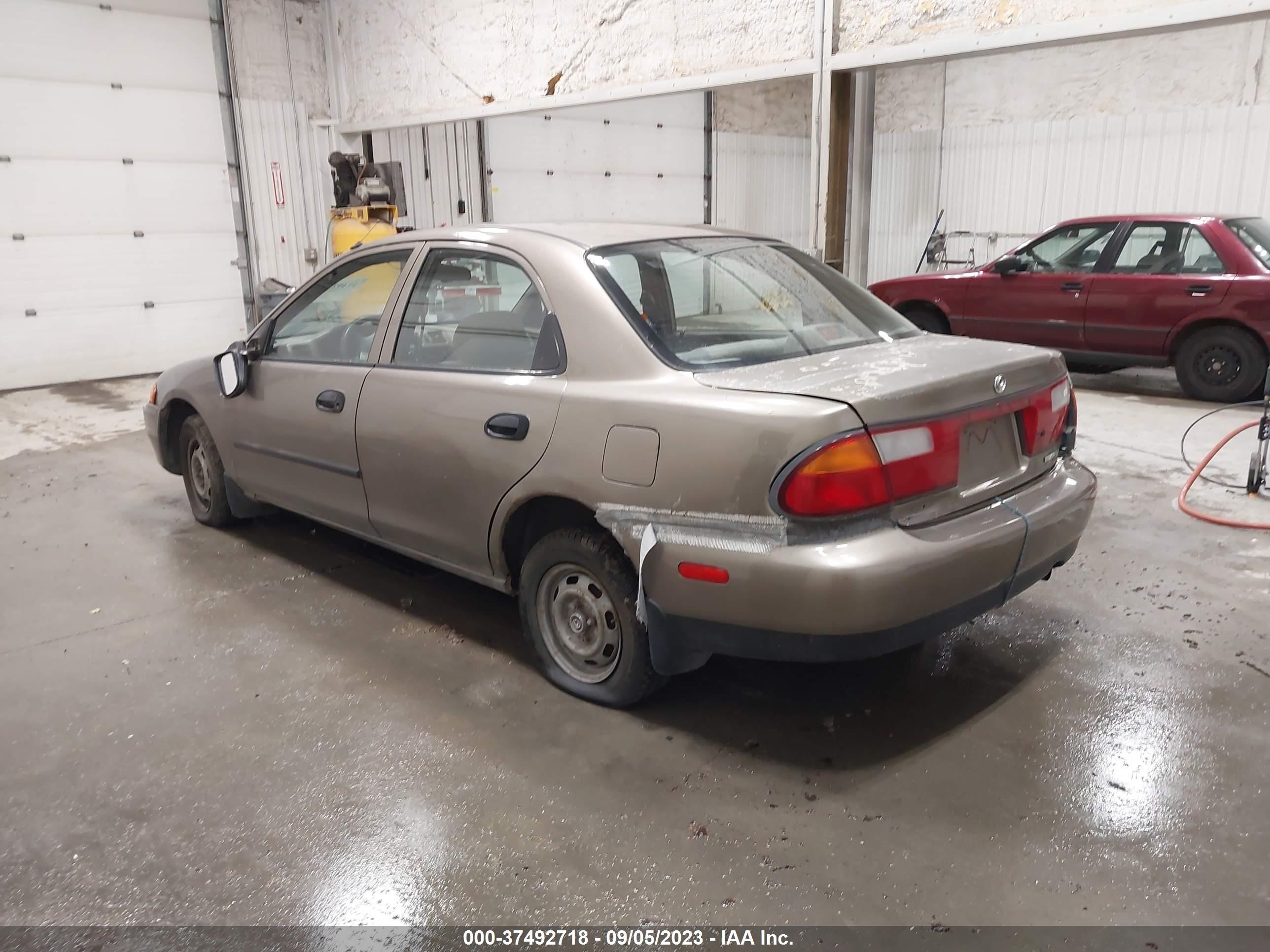 Photo 2 VIN: JM1BC1412V0168349 - MAZDA PROTEGE 