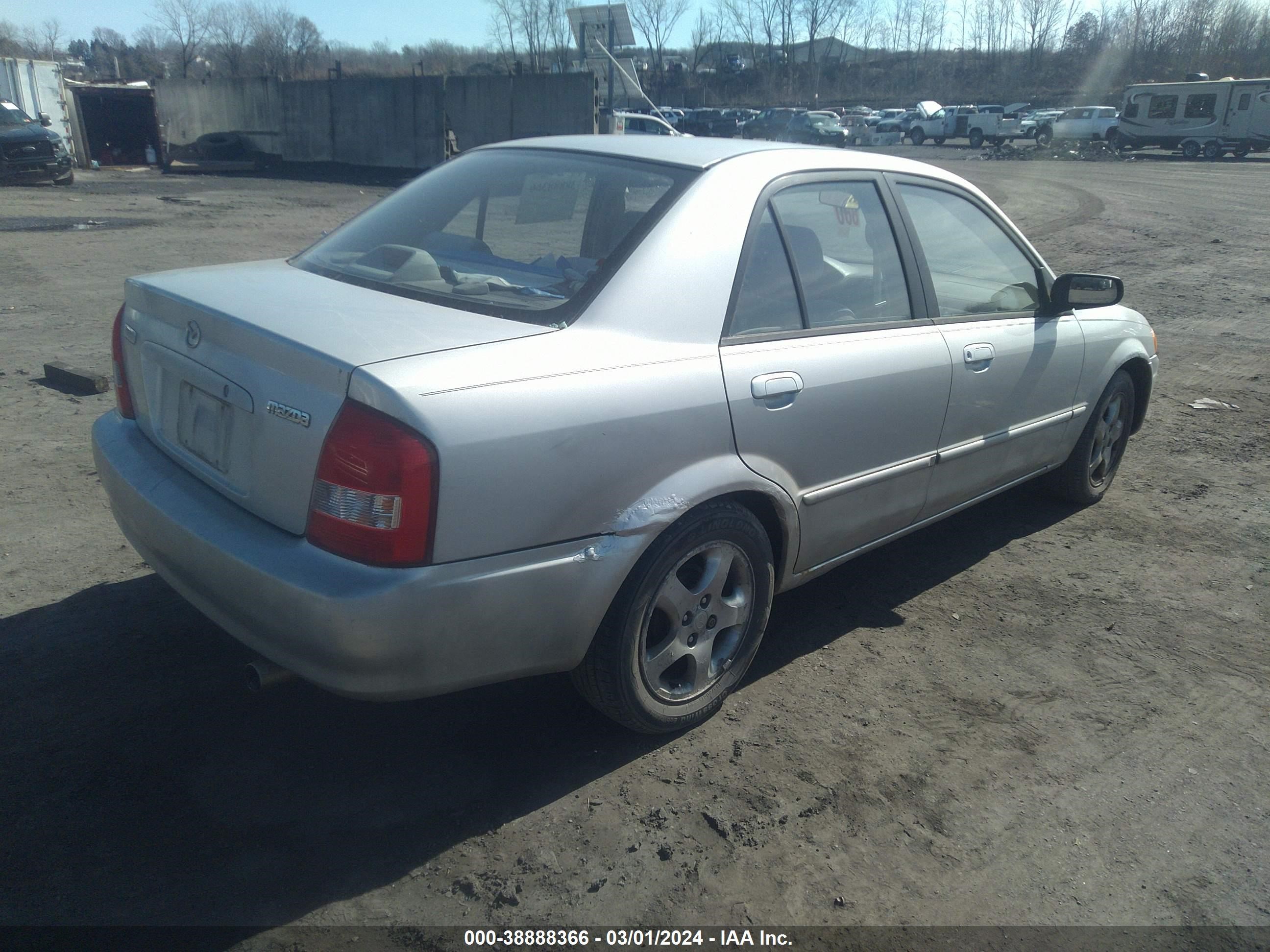 Photo 3 VIN: JM1BJ2217Y0290952 - MAZDA PROTEGE 