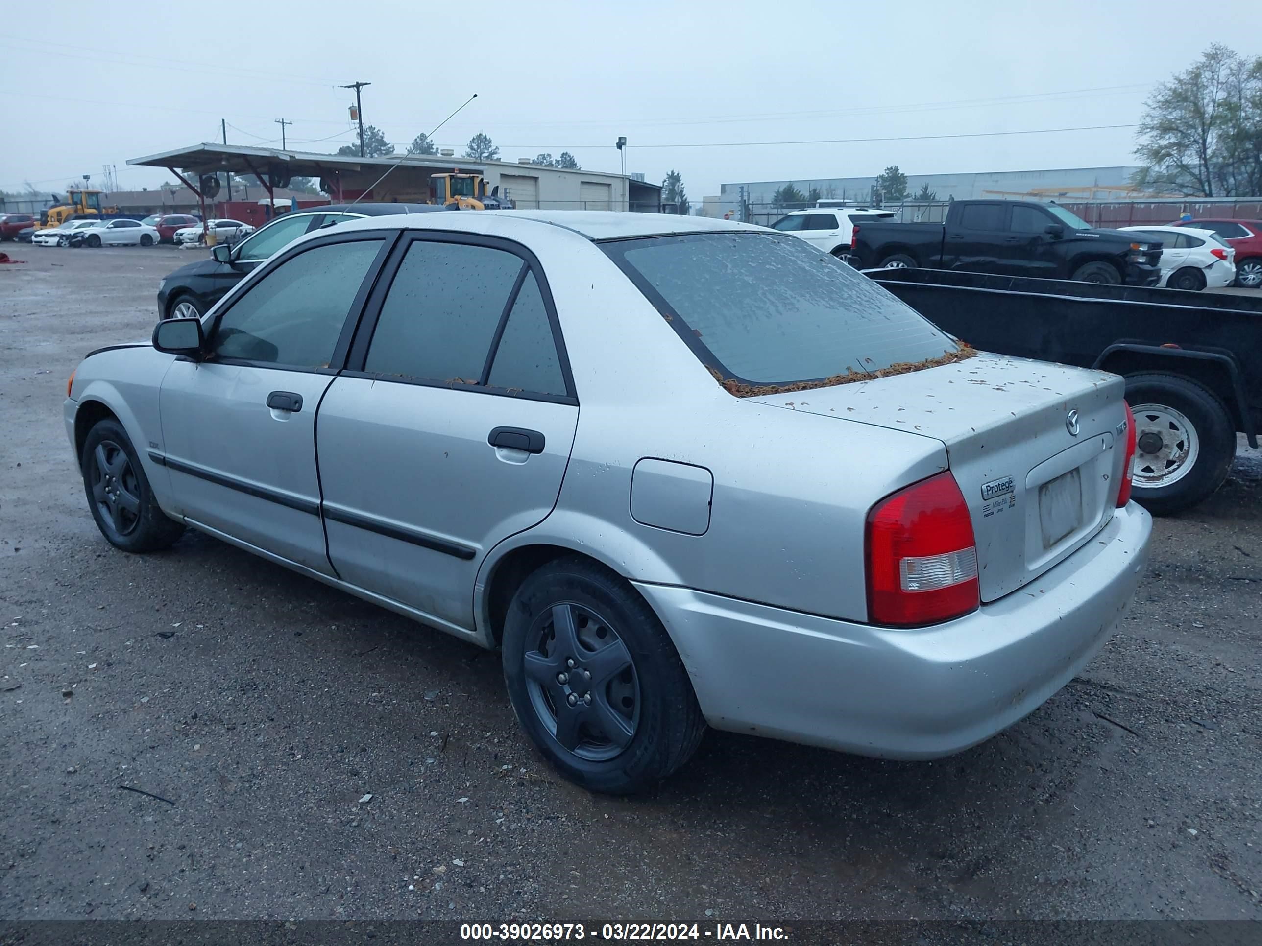 Photo 2 VIN: JM1BJ2220Y0240791 - MAZDA PROTEGE 