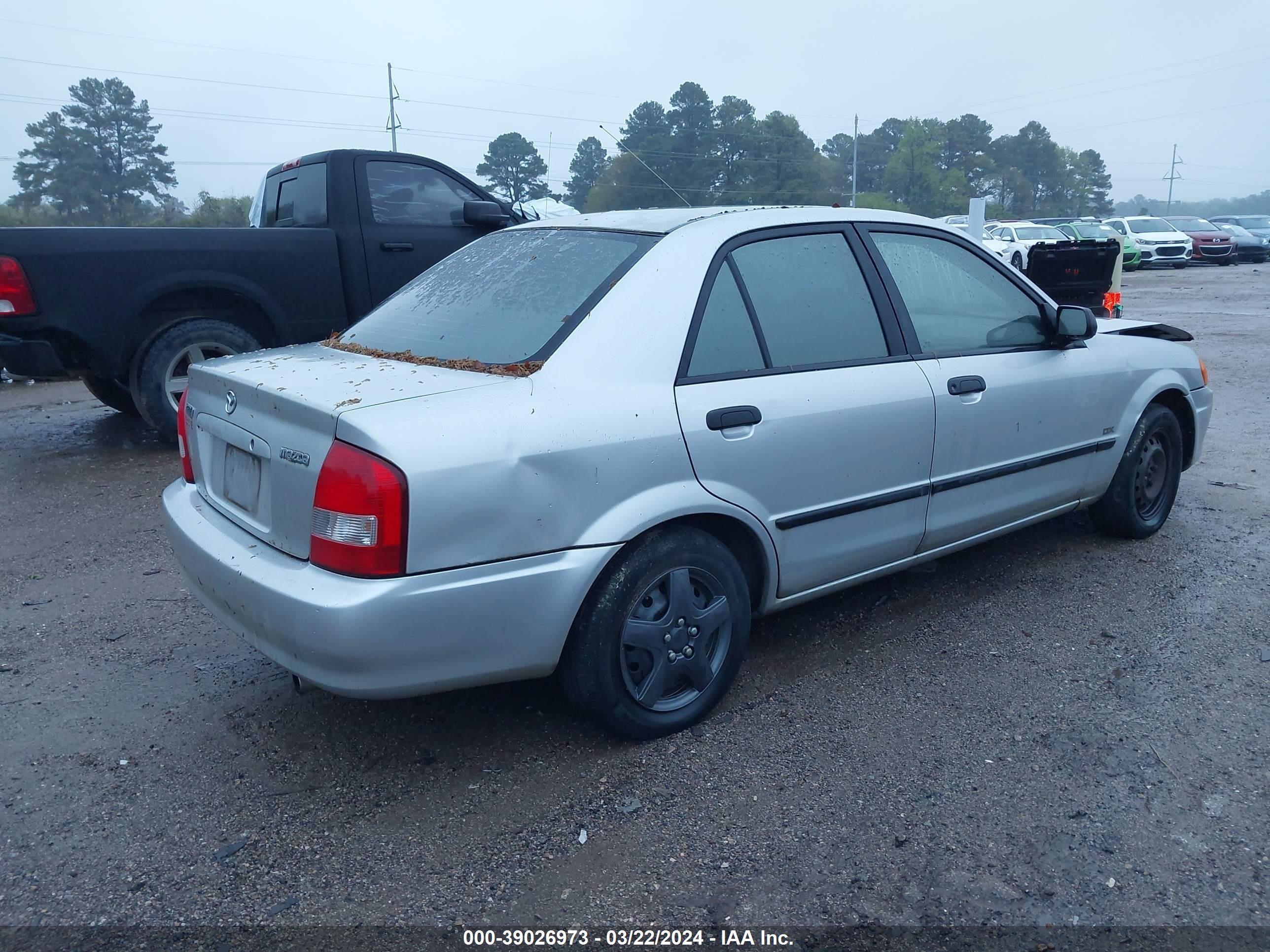 Photo 3 VIN: JM1BJ2220Y0240791 - MAZDA PROTEGE 