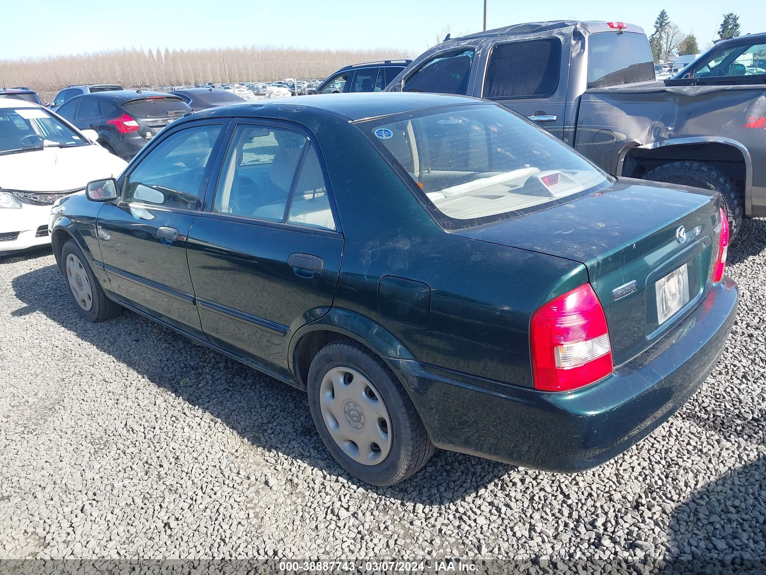 Photo 2 VIN: JM1BJ222110431738 - MAZDA PROTEGE 