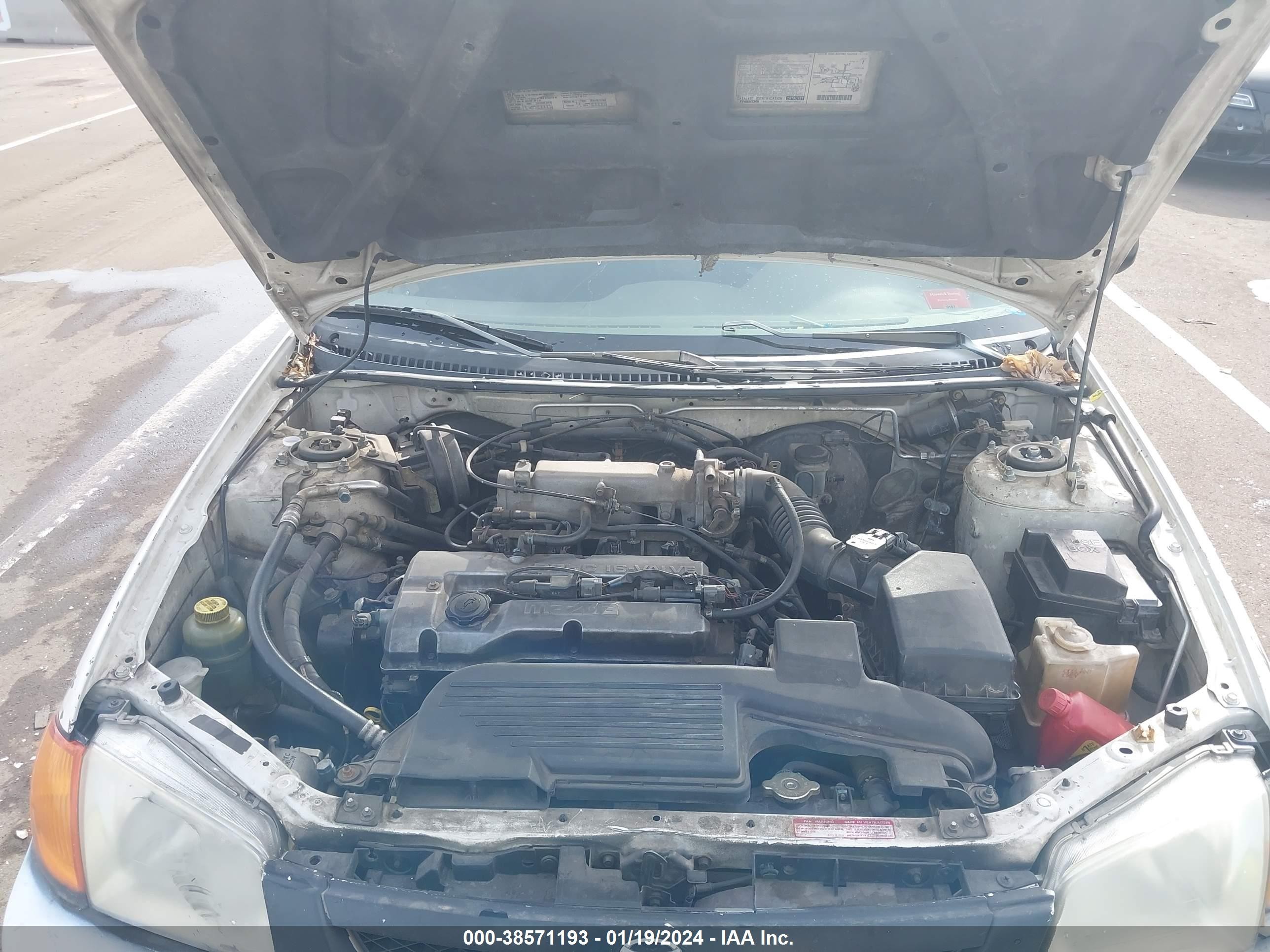 Photo 9 VIN: JM1BJ2222X0174033 - MAZDA PROTEGE 