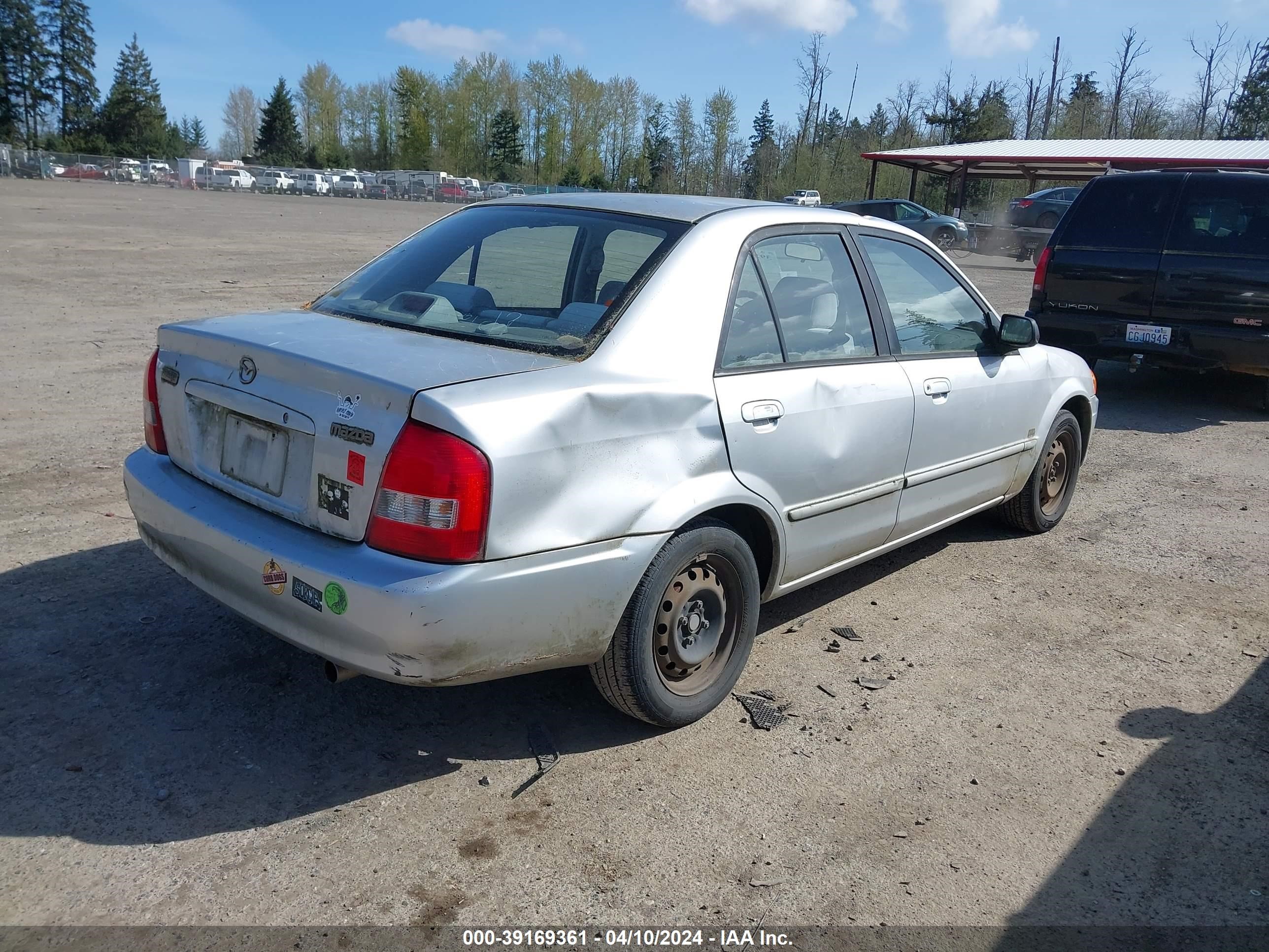 Photo 3 VIN: JM1BJ2222Y0295663 - MAZDA PROTEGE 