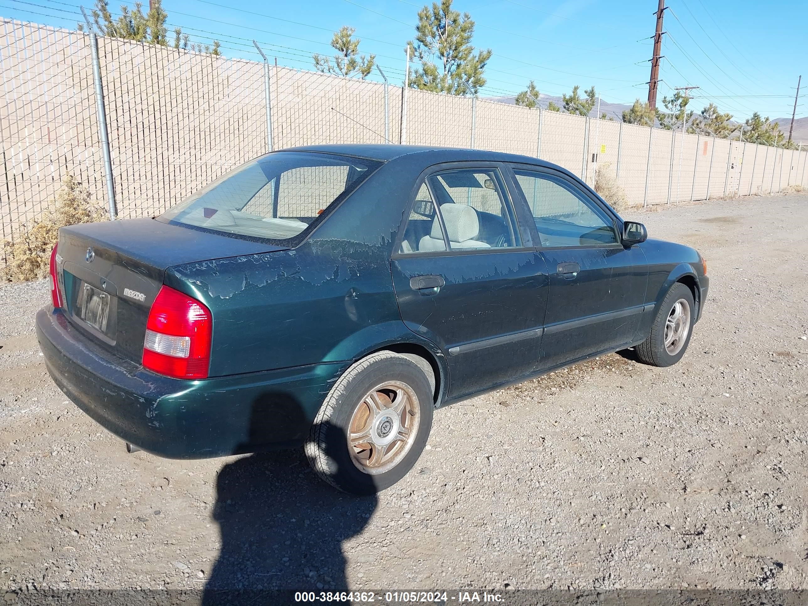 Photo 3 VIN: JM1BJ2223X0142773 - MAZDA PROTEGE 