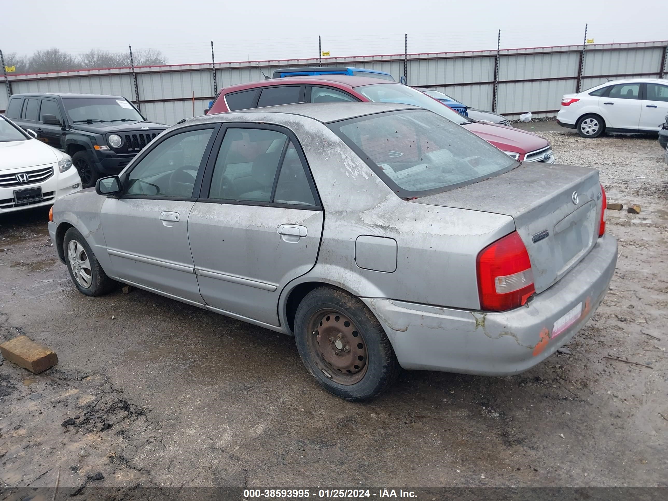 Photo 2 VIN: JM1BJ2225Y0307322 - MAZDA PROTEGE 