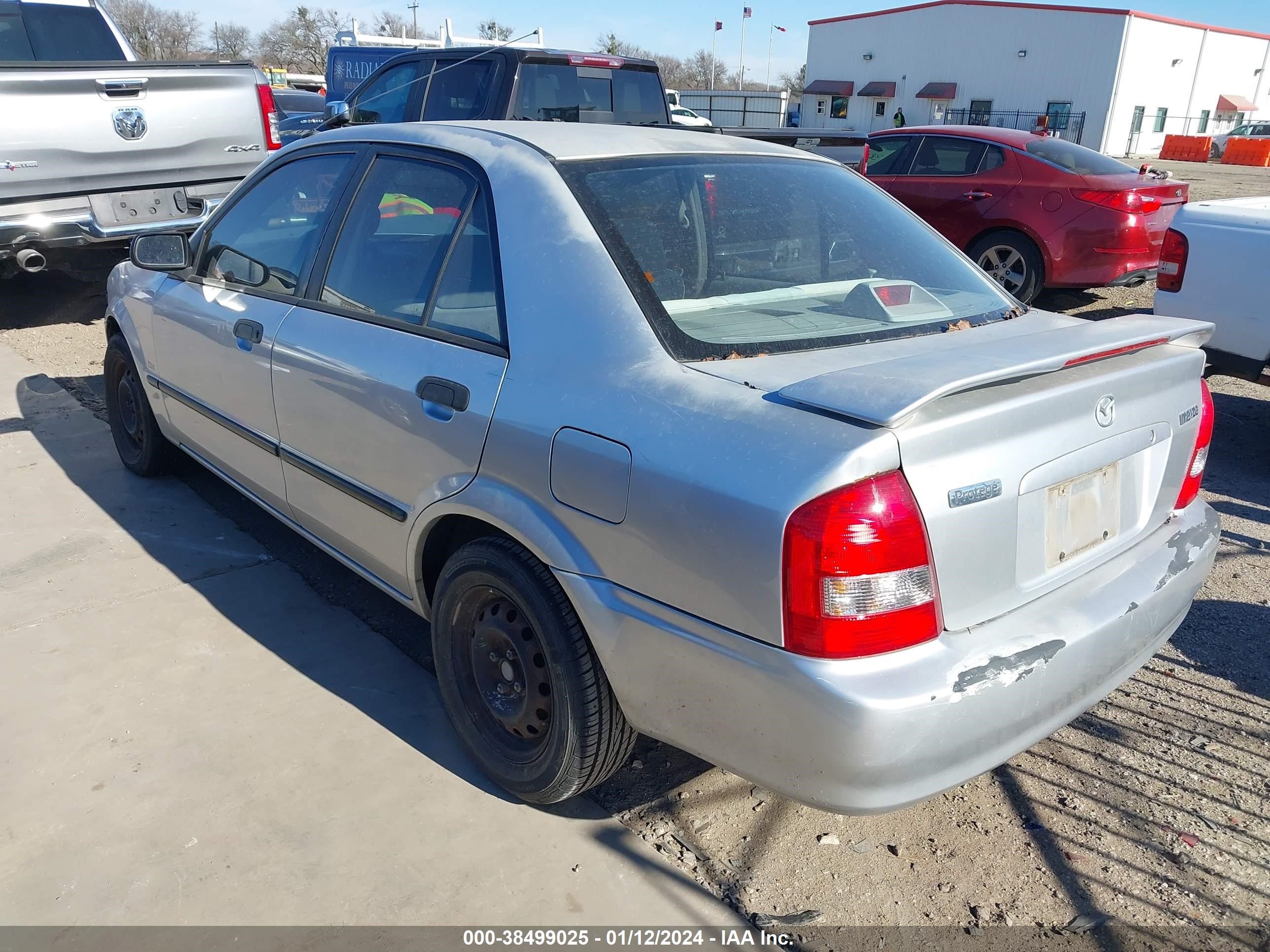 Photo 2 VIN: JM1BJ222810410482 - MAZDA PROTEGE 