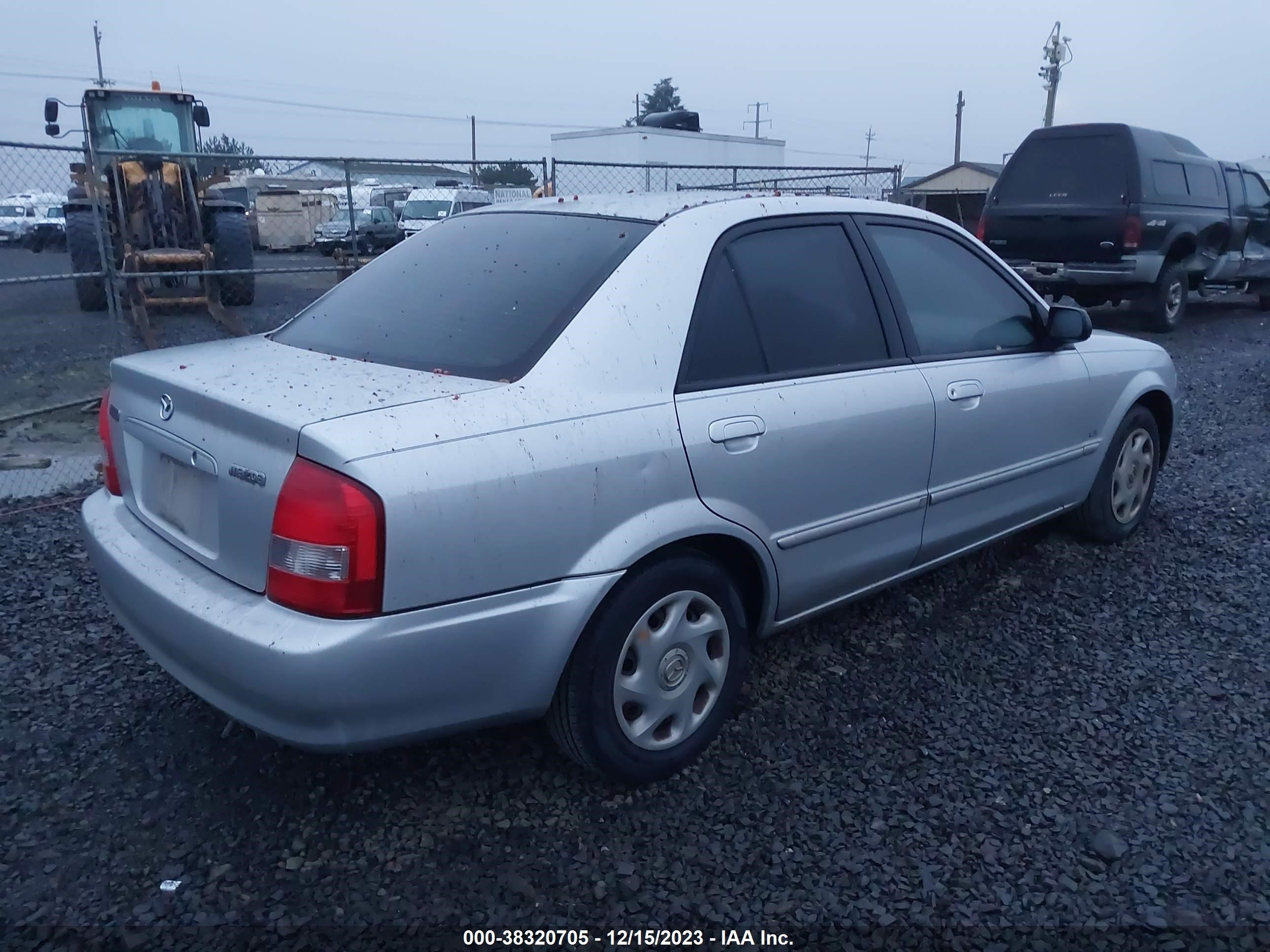 Photo 3 VIN: JM1BJ222910466611 - MAZDA PROTEGE 