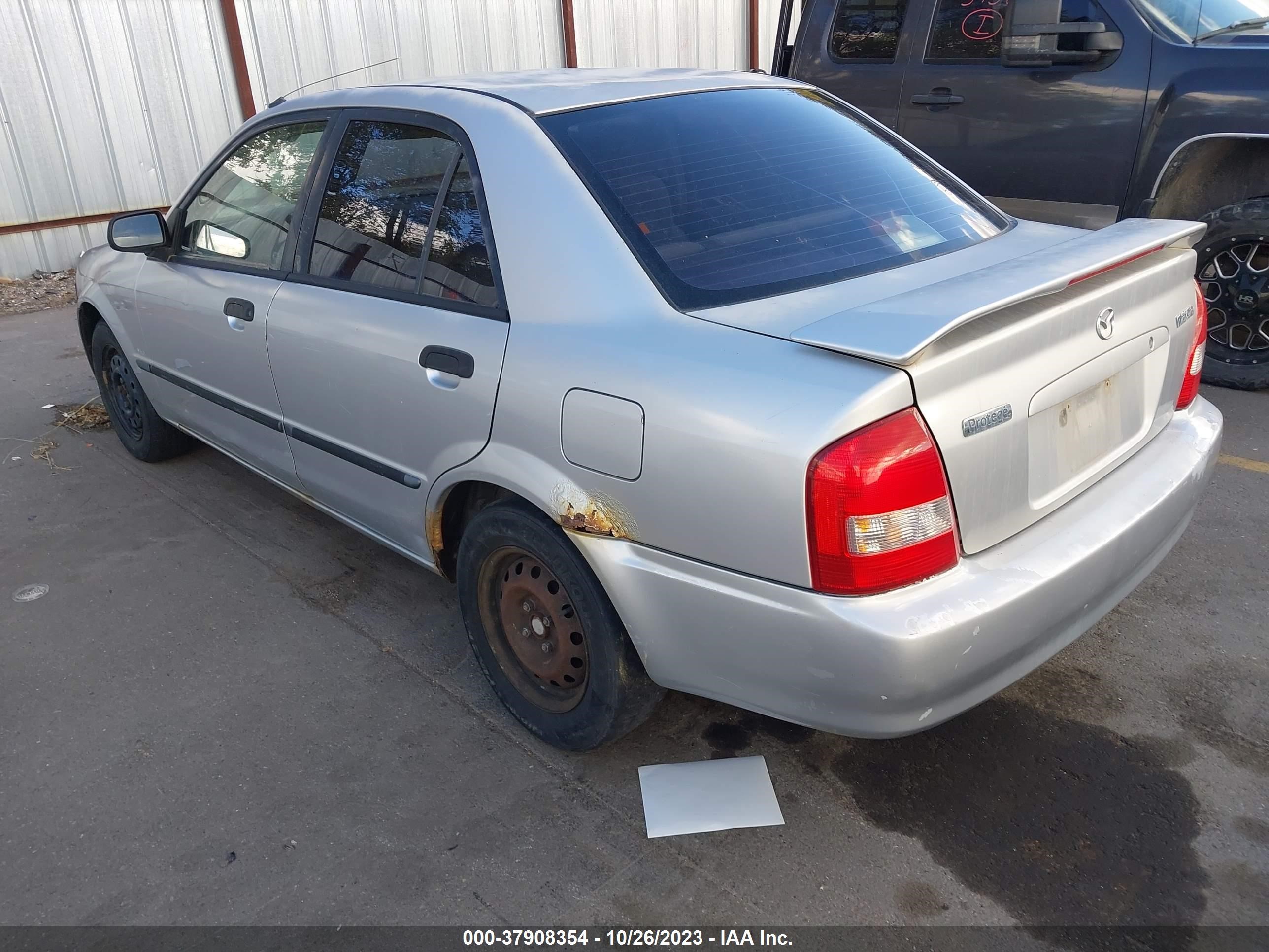 Photo 2 VIN: JM1BJ222X10447484 - MAZDA PROTEGE 