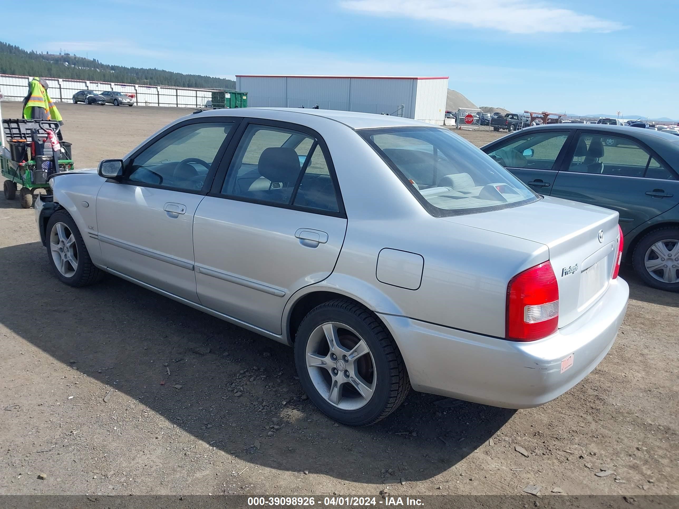 Photo 2 VIN: JM1BJ225130124373 - MAZDA PROTEGE 