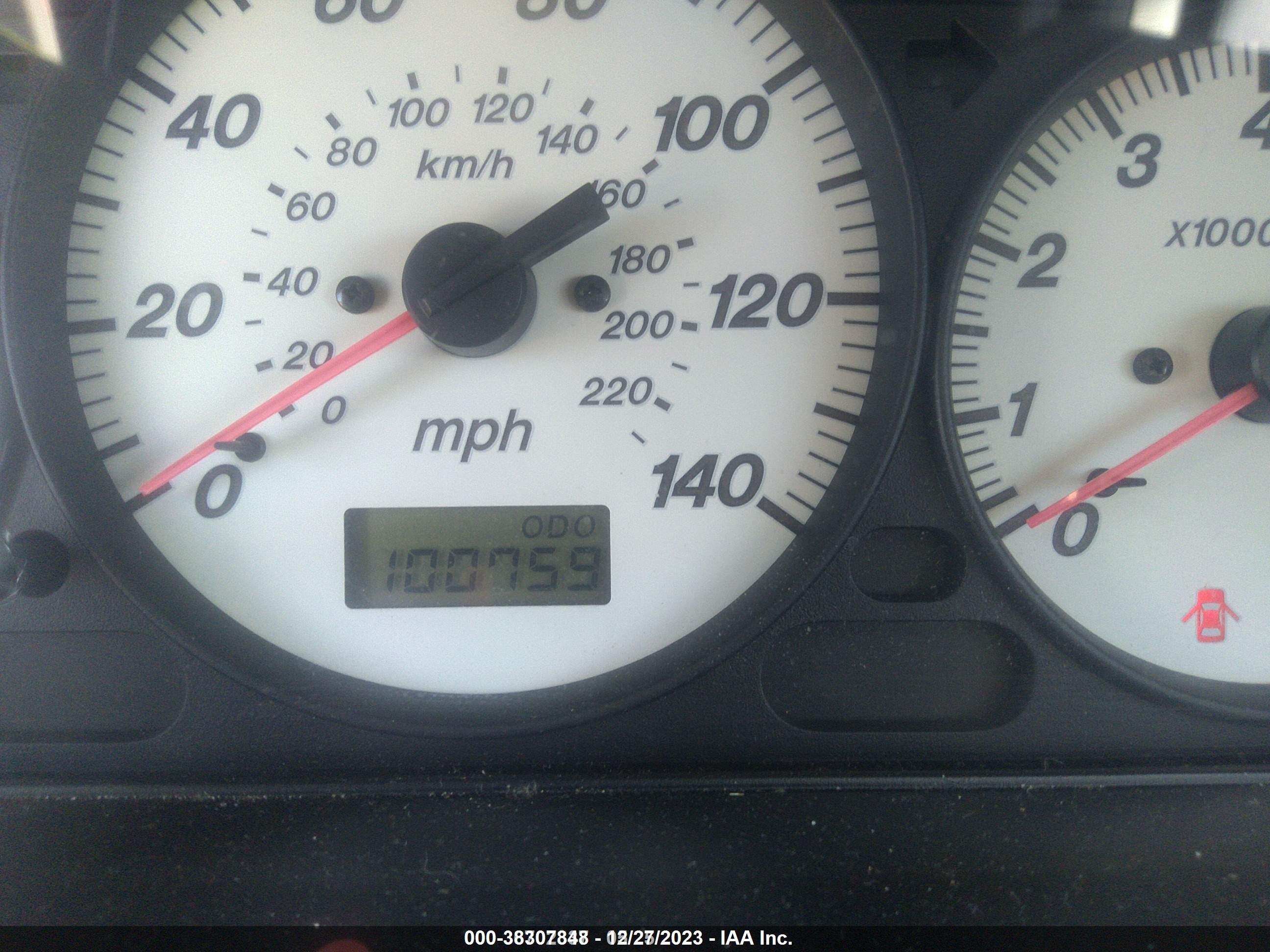 Photo 6 VIN: JM1BJ225220521816 - MAZDA PROTEGE 