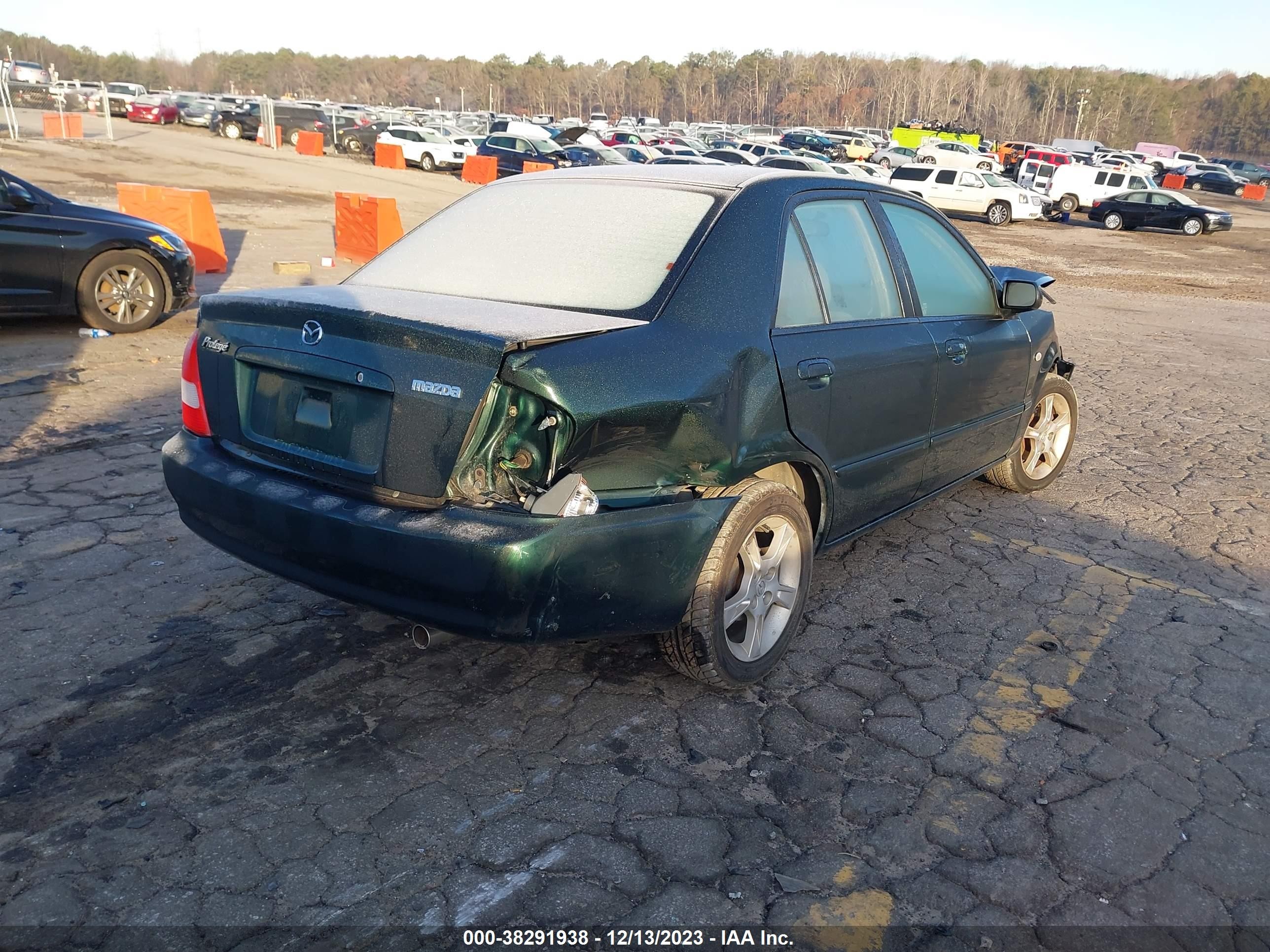 Photo 3 VIN: JM1BJ225230125130 - MAZDA PROTEGE 