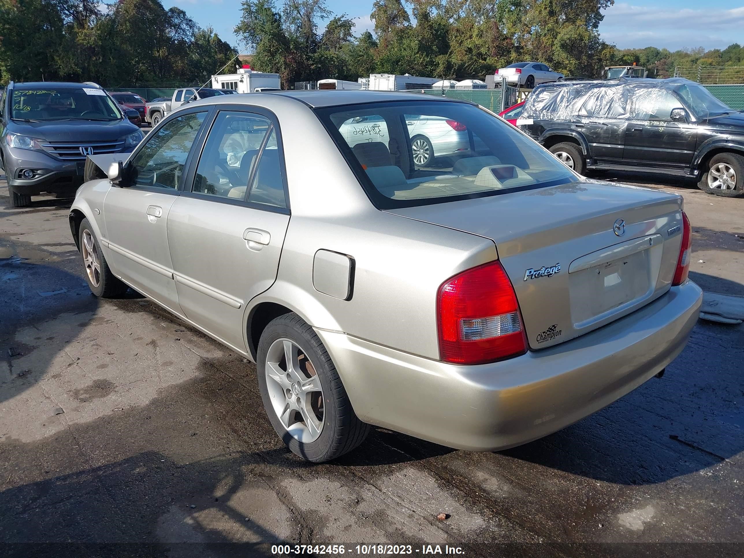 Photo 2 VIN: JM1BJ225230201834 - MAZDA PROTEGE 