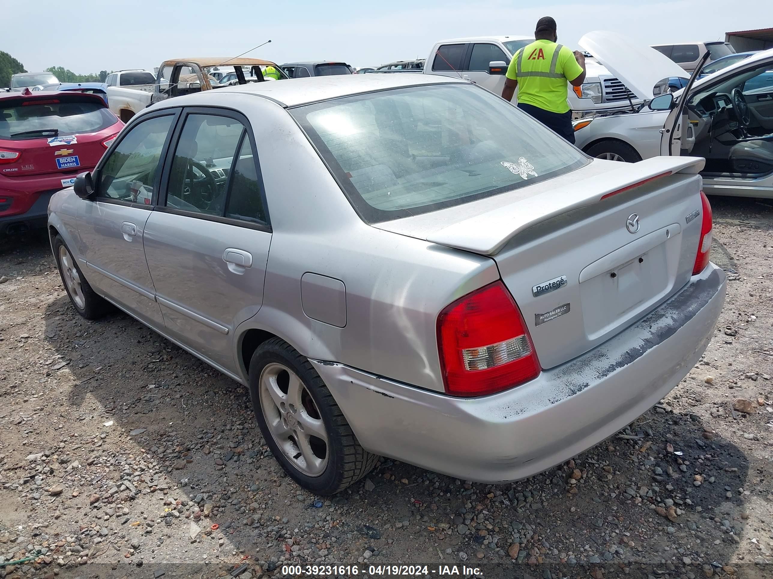 Photo 2 VIN: JM1BJ225310401859 - MAZDA PROTEGE 