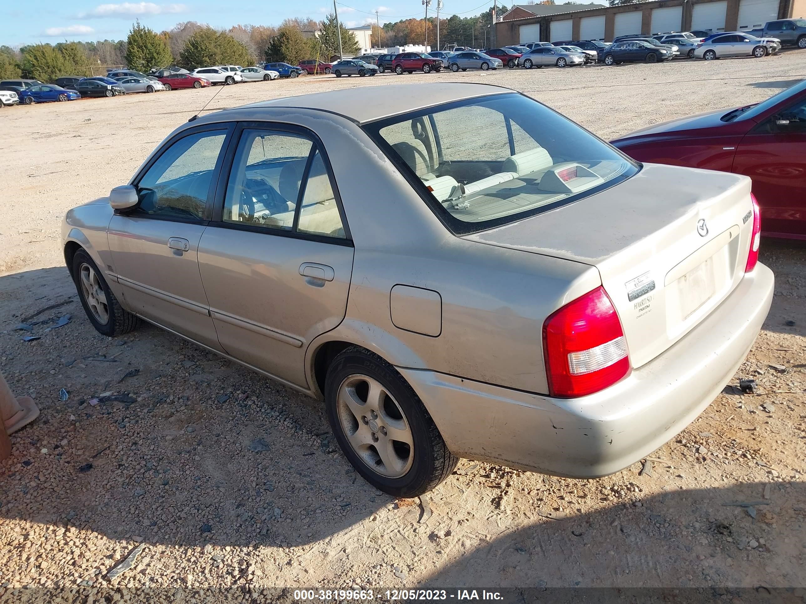 Photo 2 VIN: JM1BJ225310469059 - MAZDA PROTEGE 