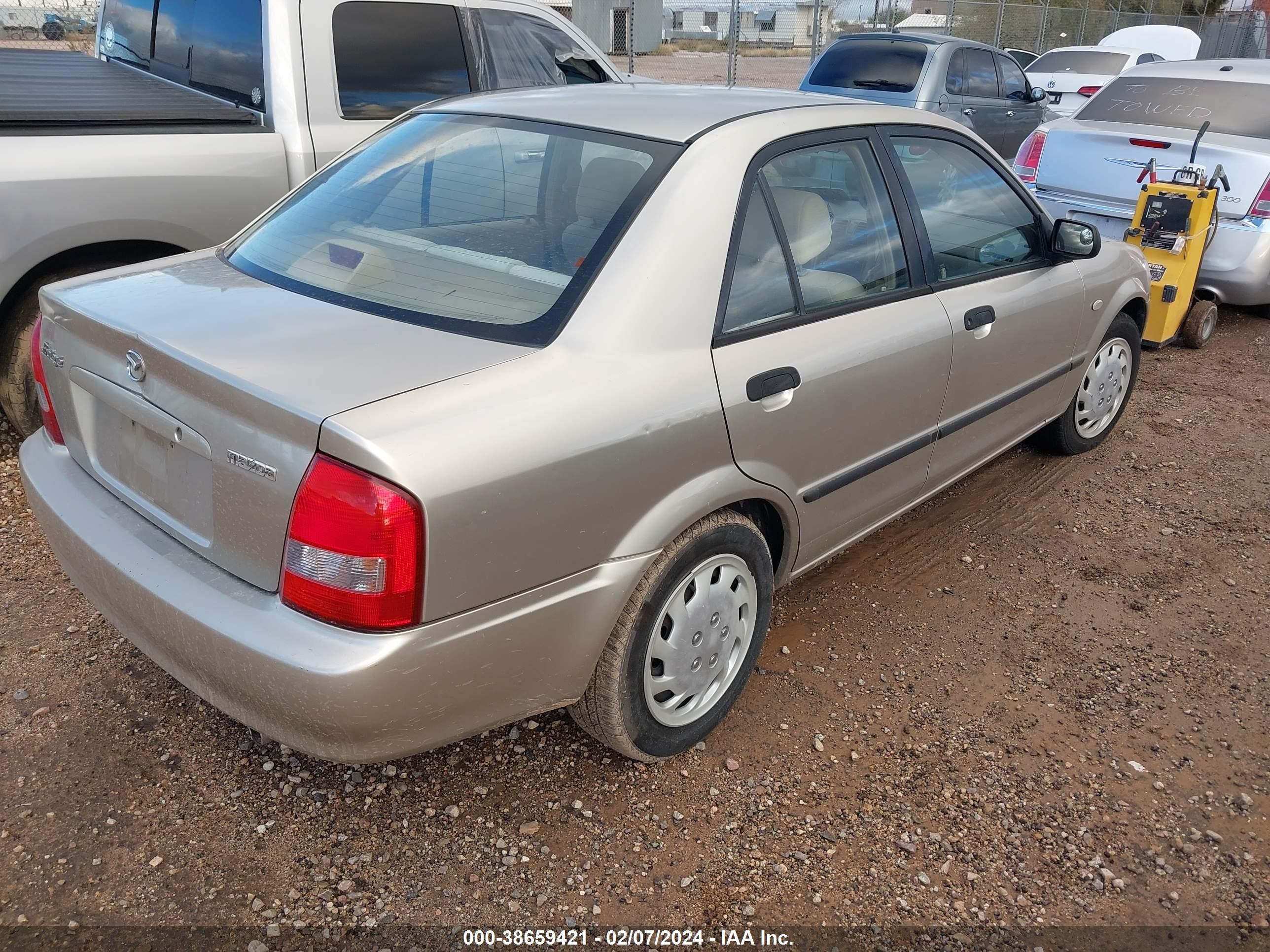 Photo 3 VIN: JM1BJ225321618288 - MAZDA PROTEGE 