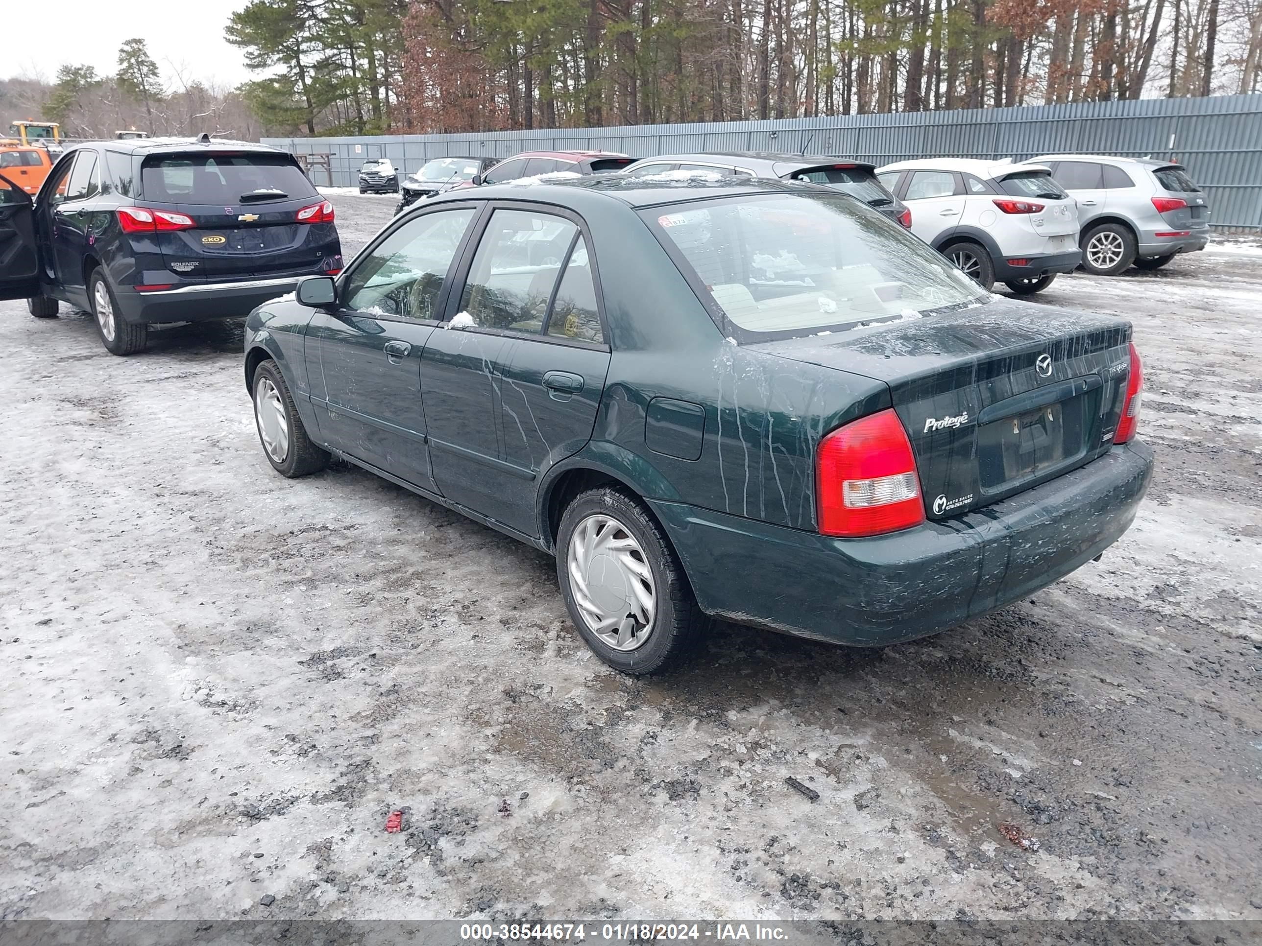 Photo 2 VIN: JM1BJ225621563142 - MAZDA PROTEGE 