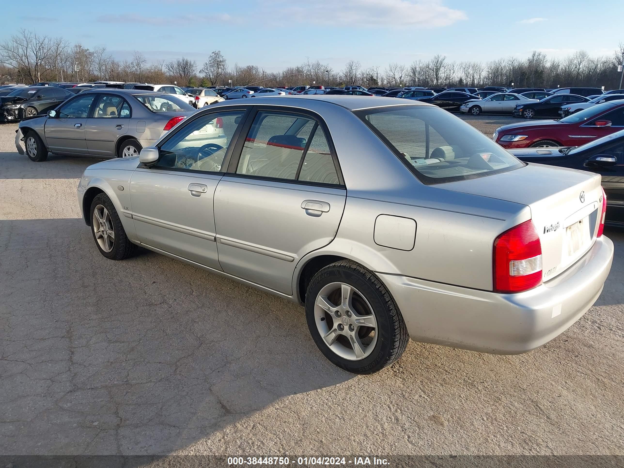 Photo 2 VIN: JM1BJ225730200887 - MAZDA PROTEGE 