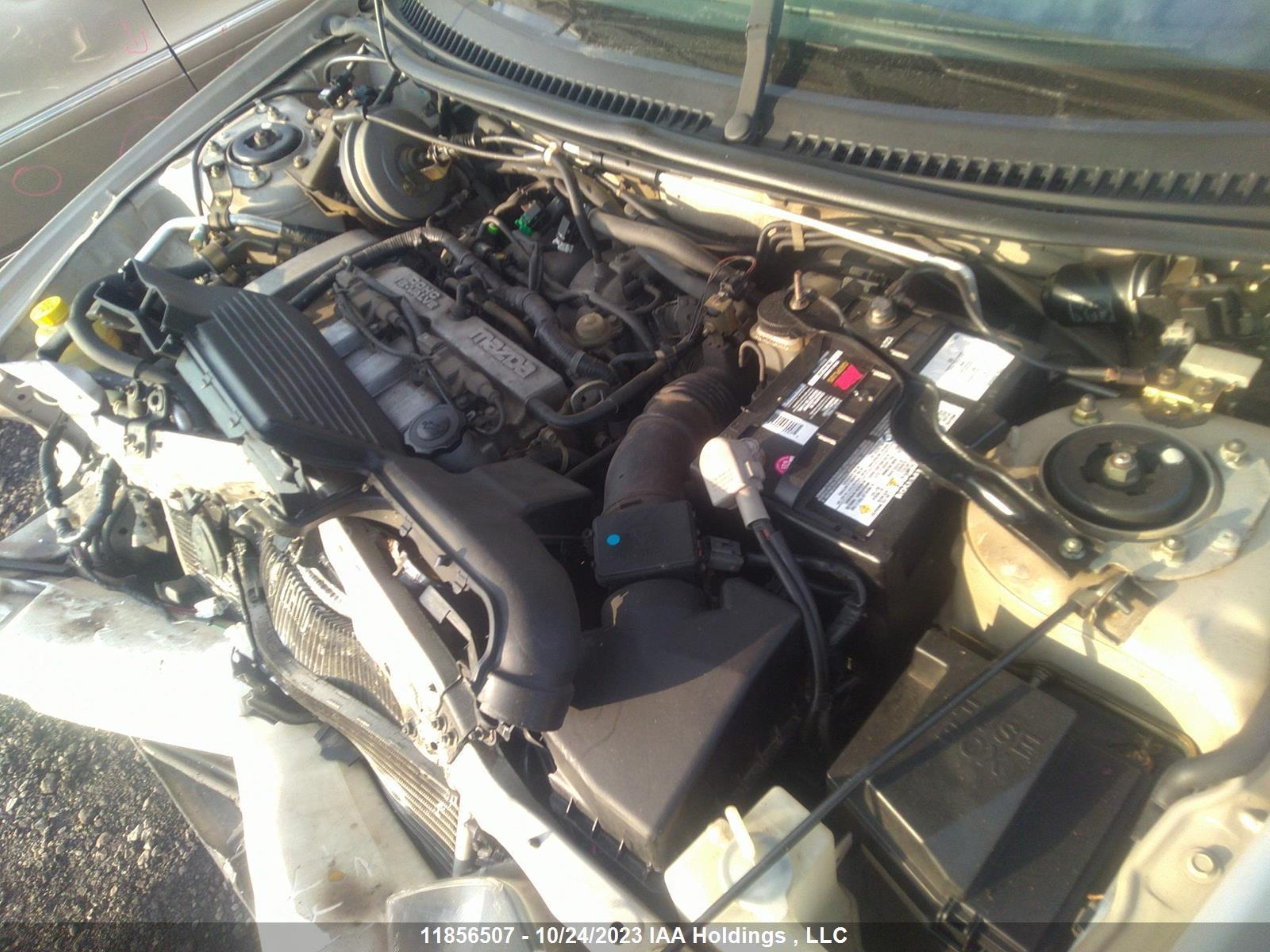 Photo 9 VIN: JM1BJ225810448143 - MAZDA PROTEGE 