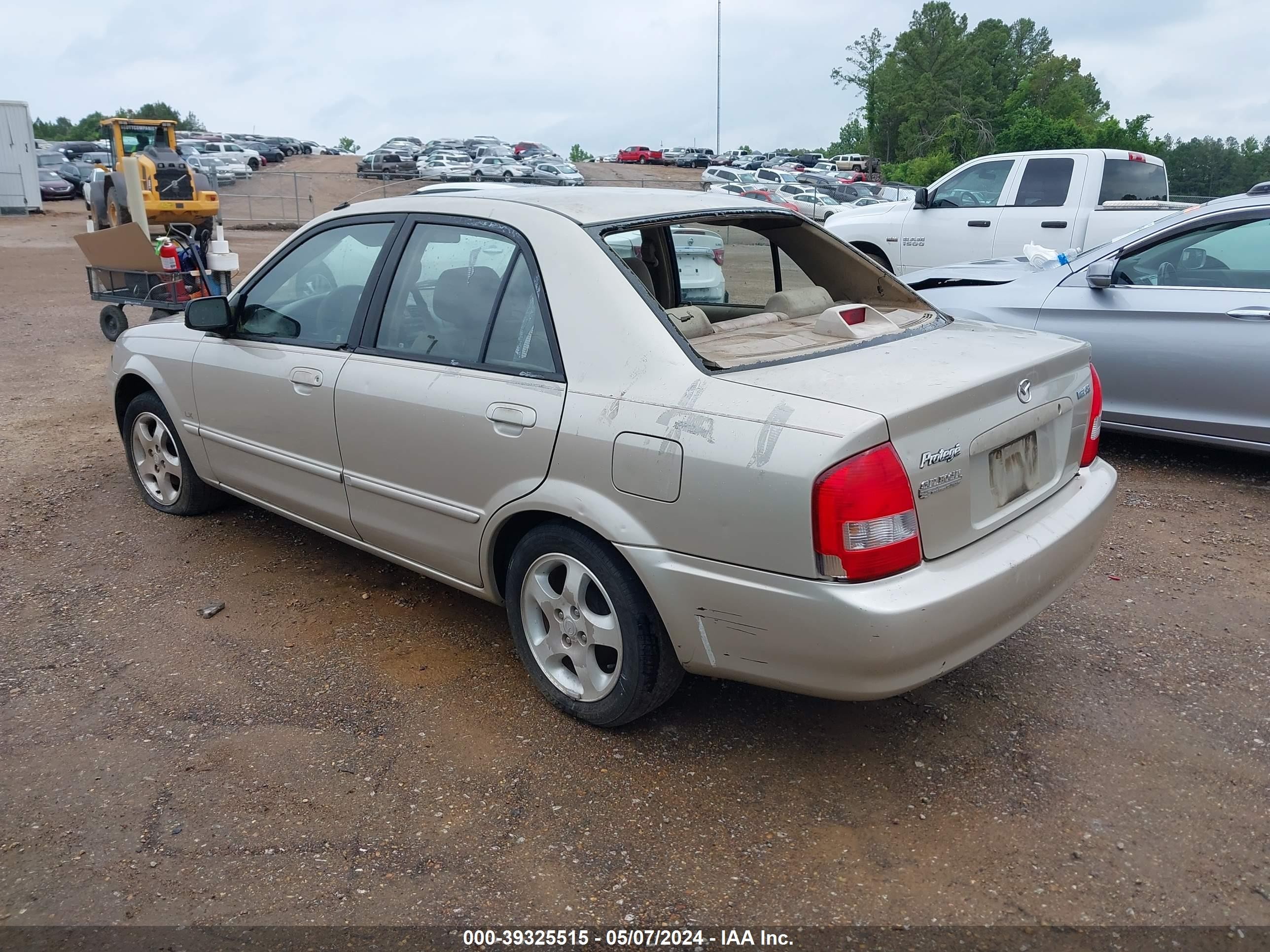 Photo 2 VIN: JM1BJ225820532738 - MAZDA PROTEGE 