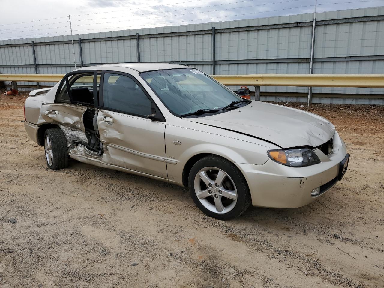 Photo 3 VIN: JM1BJ225831108374 - MAZDA PROTEGE 