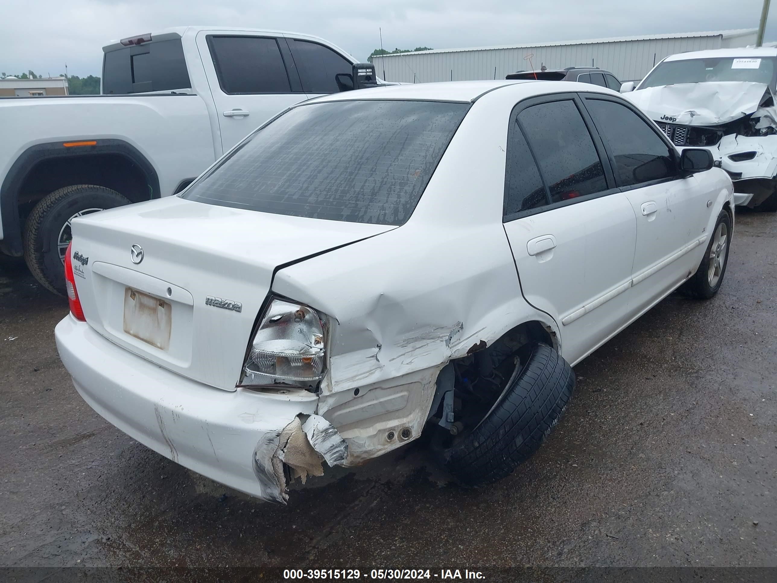 Photo 3 VIN: JM1BJ225930204827 - MAZDA PROTEGE 