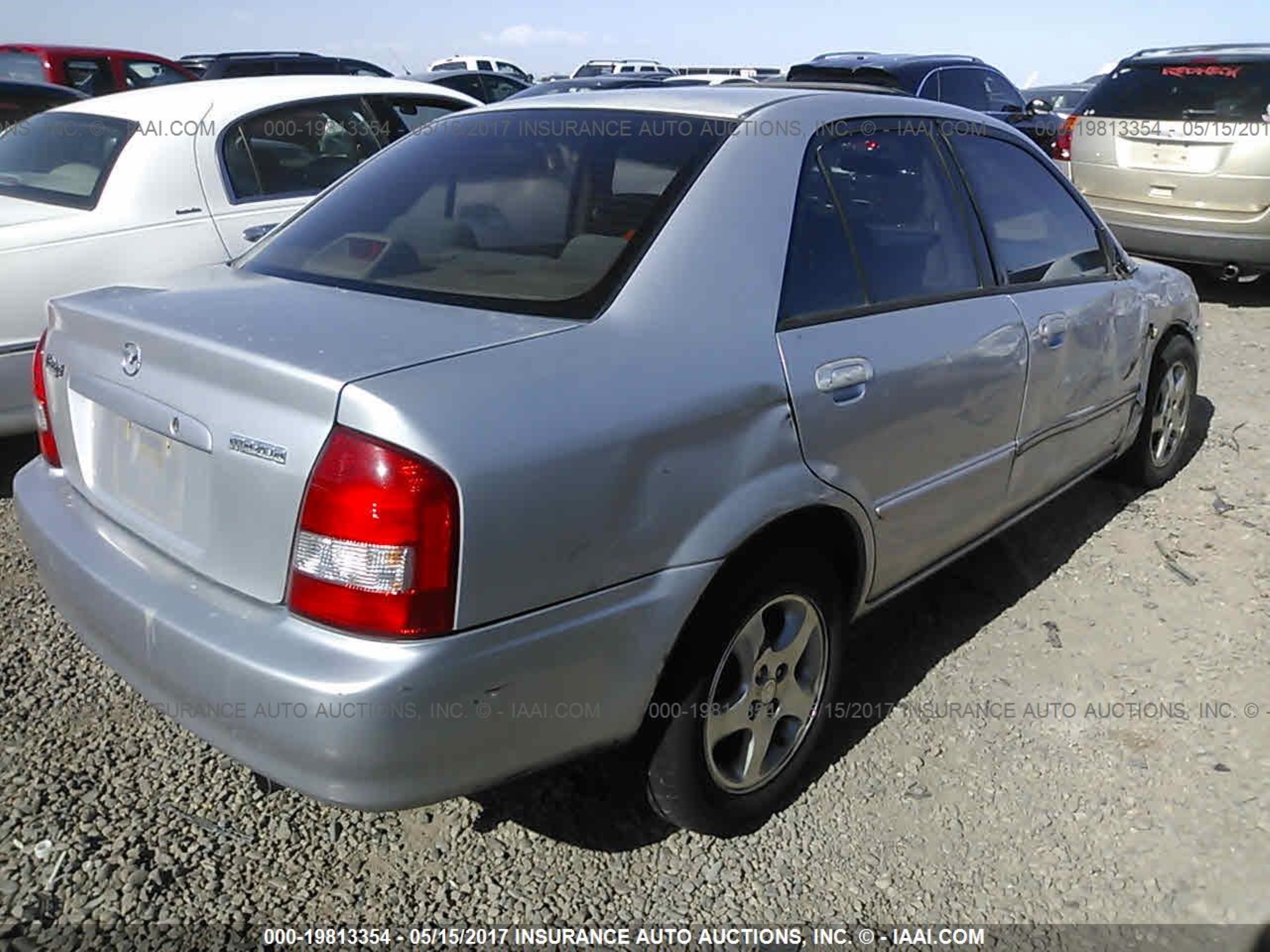 Photo 3 VIN: JM1BJ225X20639872 - MAZDA PROTEGE 