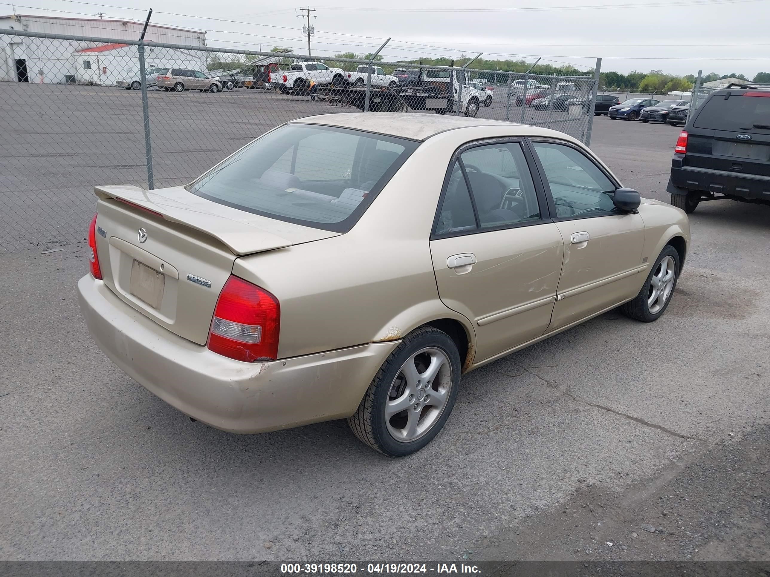 Photo 3 VIN: JM1BJ226010471375 - MAZDA PROTEGE 