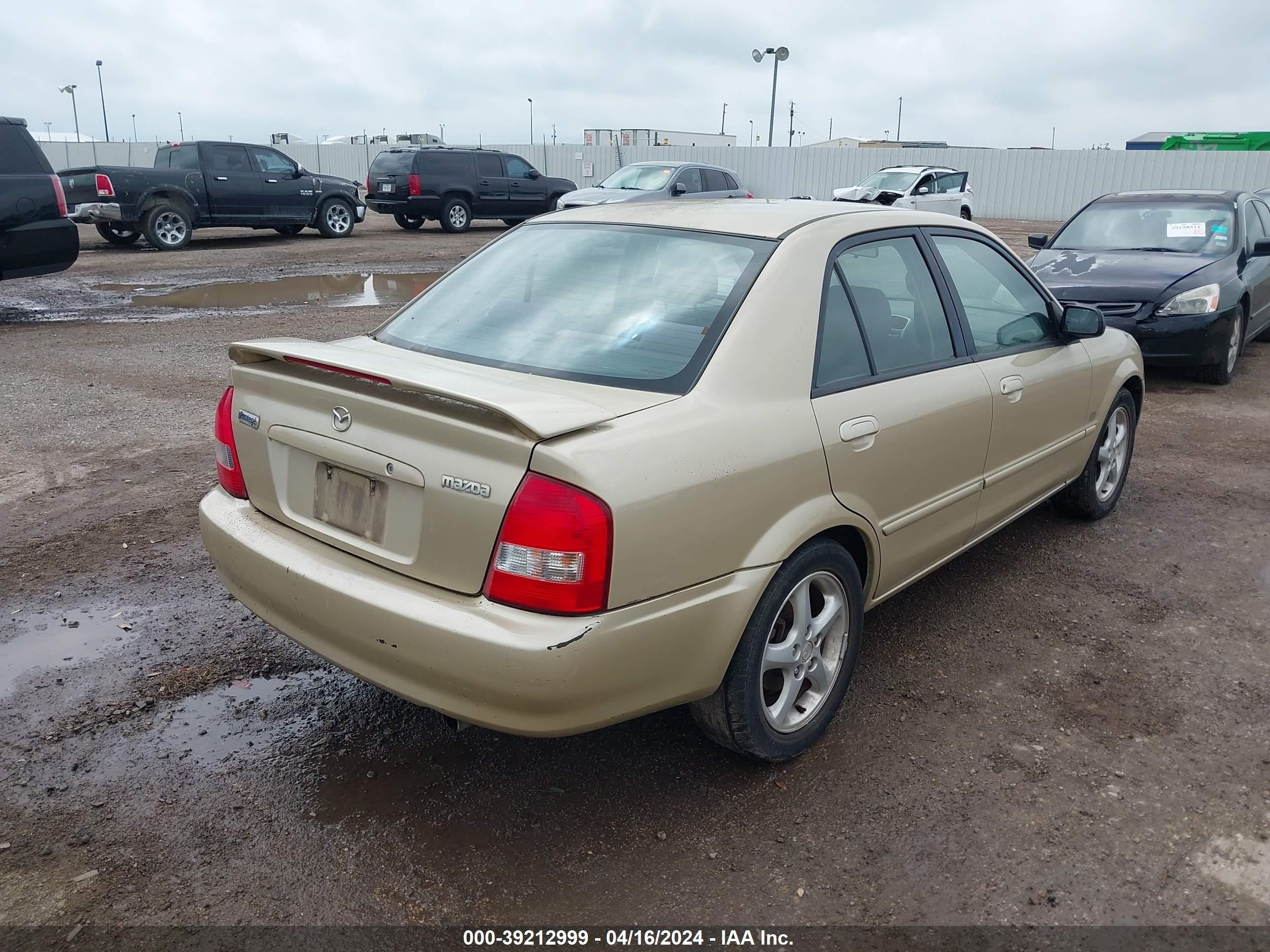 Photo 3 VIN: JM1BJ226410419540 - MAZDA PROTEGE 