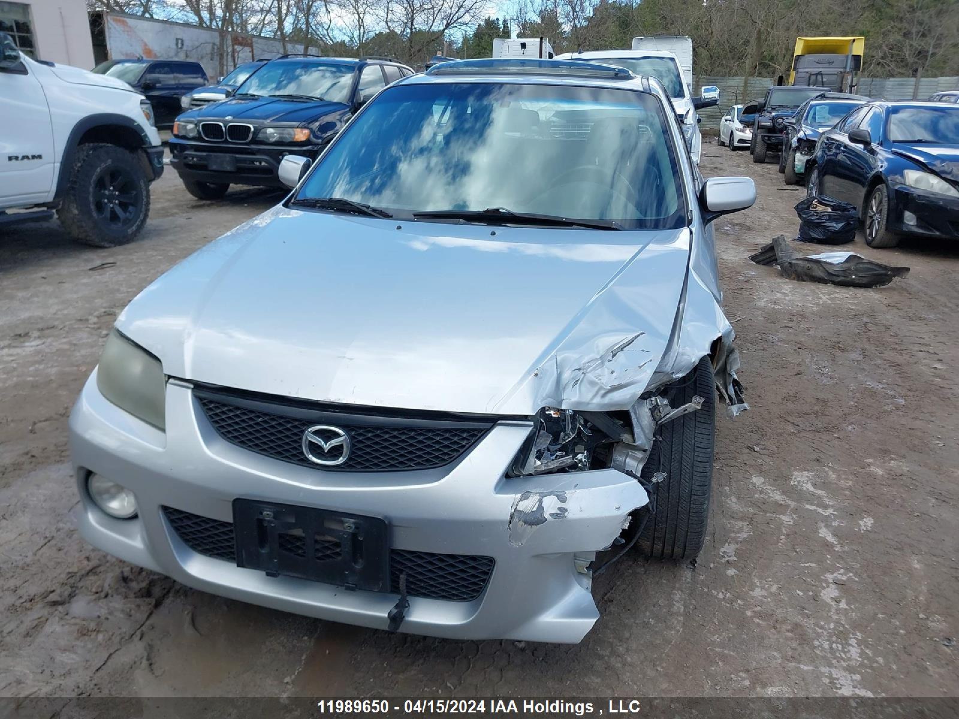 Photo 12 VIN: JM1BJ245831203384 - MAZDA PROTEGE 