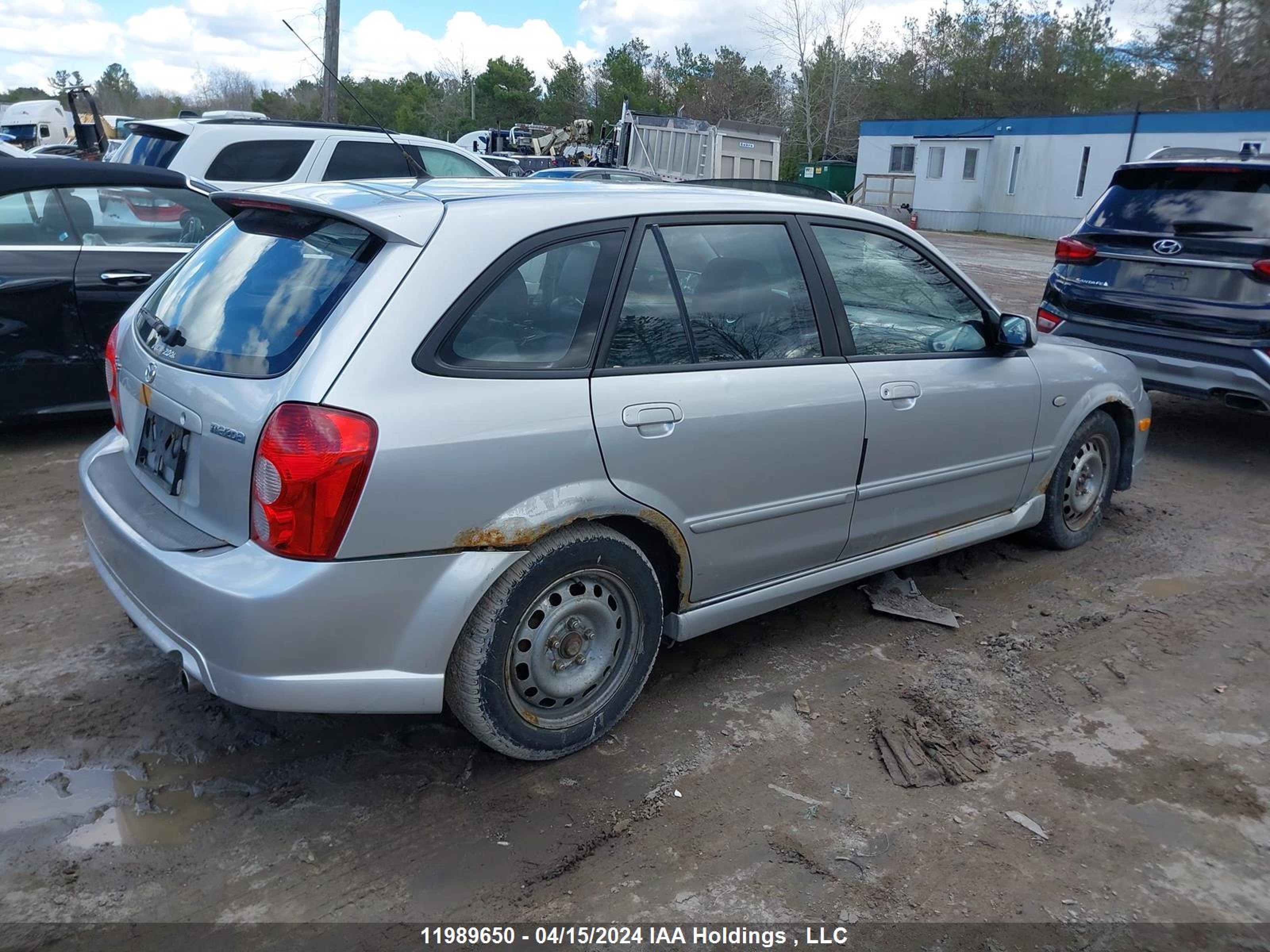 Photo 3 VIN: JM1BJ245831203384 - MAZDA PROTEGE 